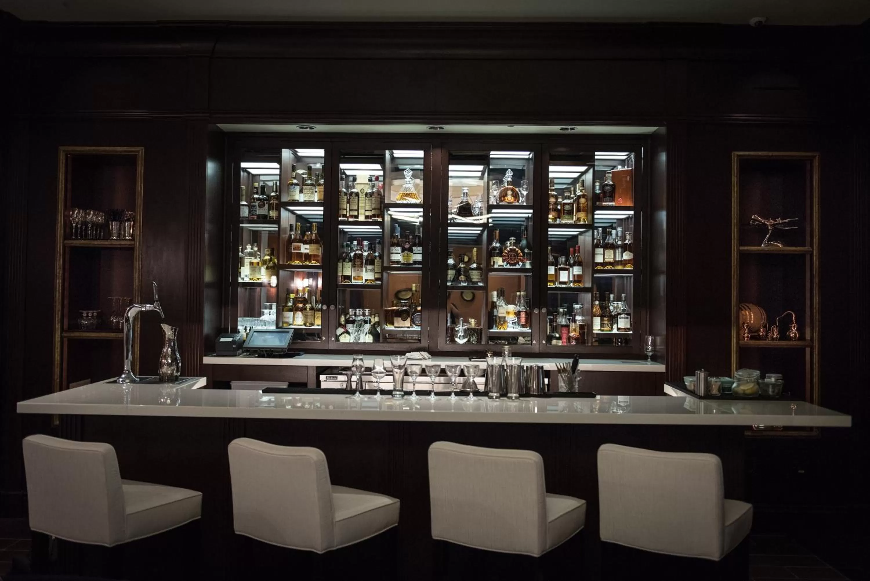 Property building in Kimpton Marlowe by IHG