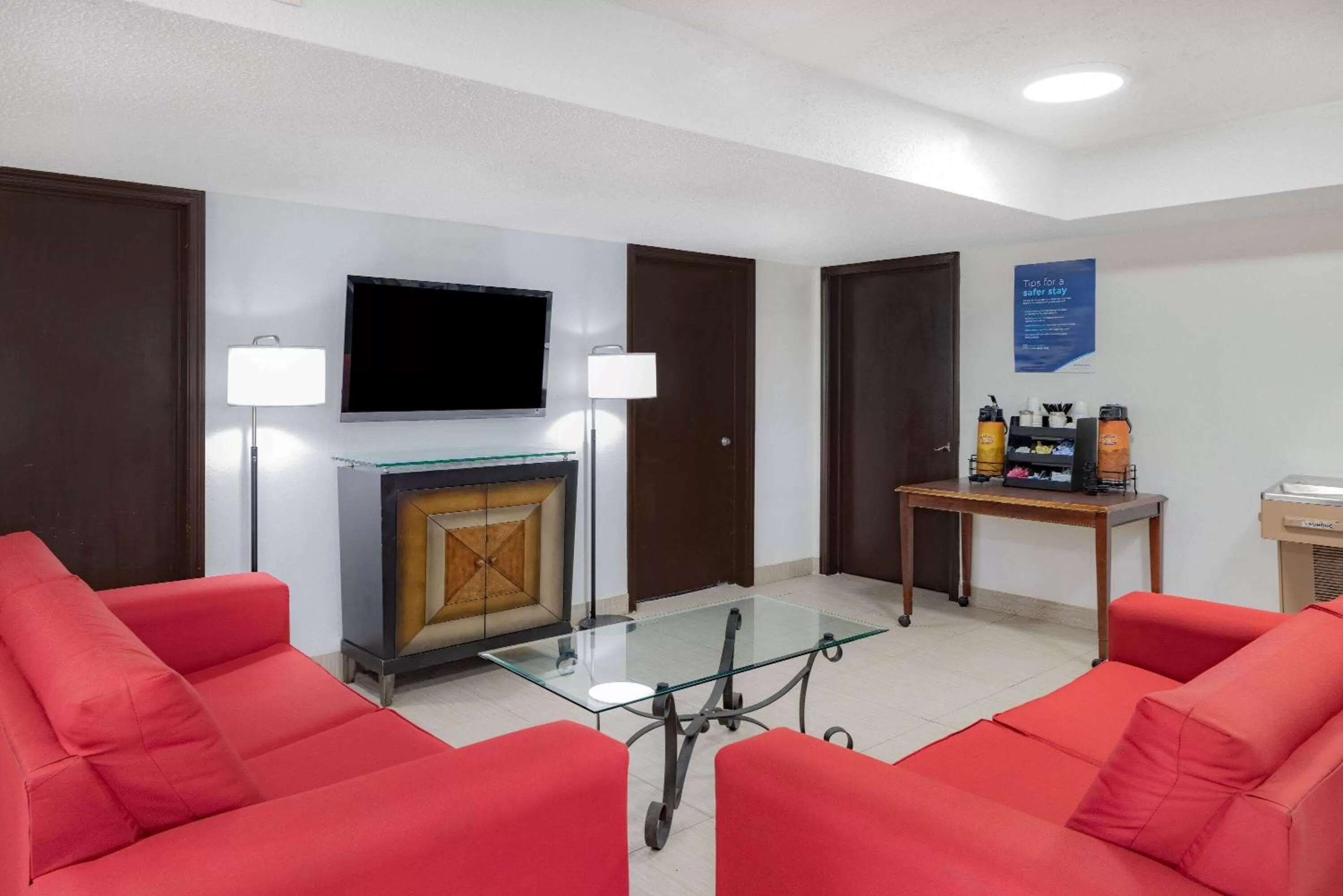 Lobby or reception in Days Inn by Wyndham Pensacola I-10