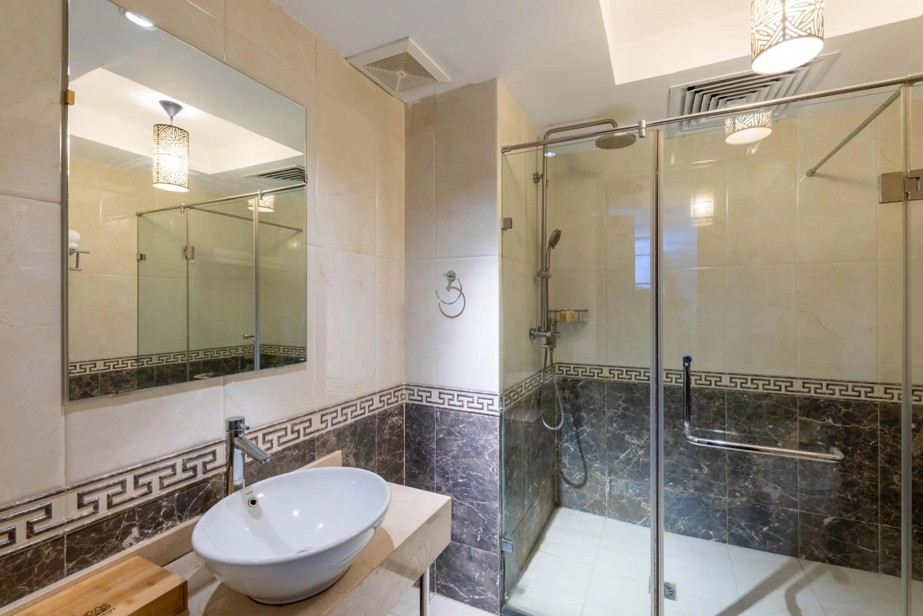 Bathroom in Khách xá Bái Đính