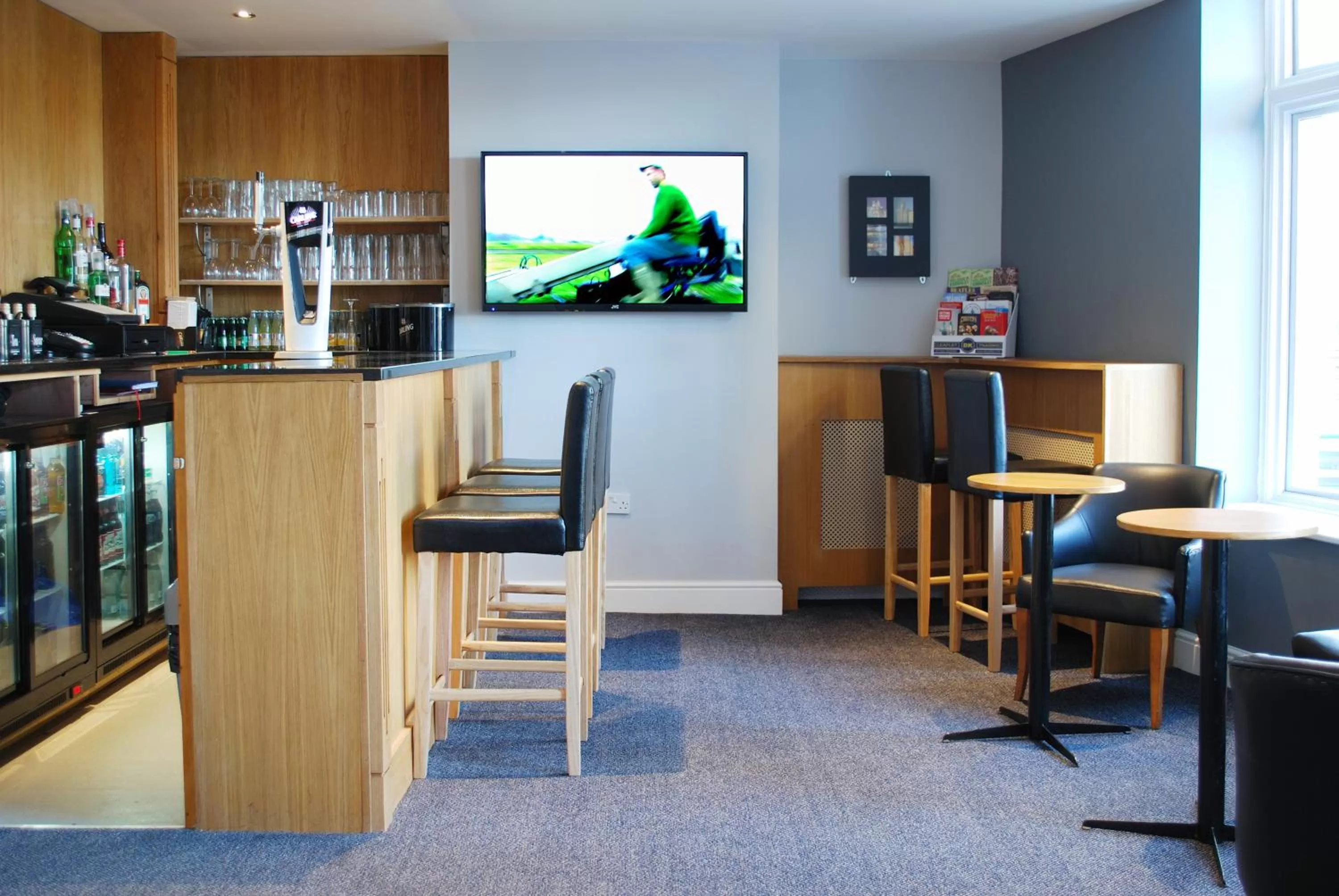 Lounge or bar in The Liverpool Inn Hotel
