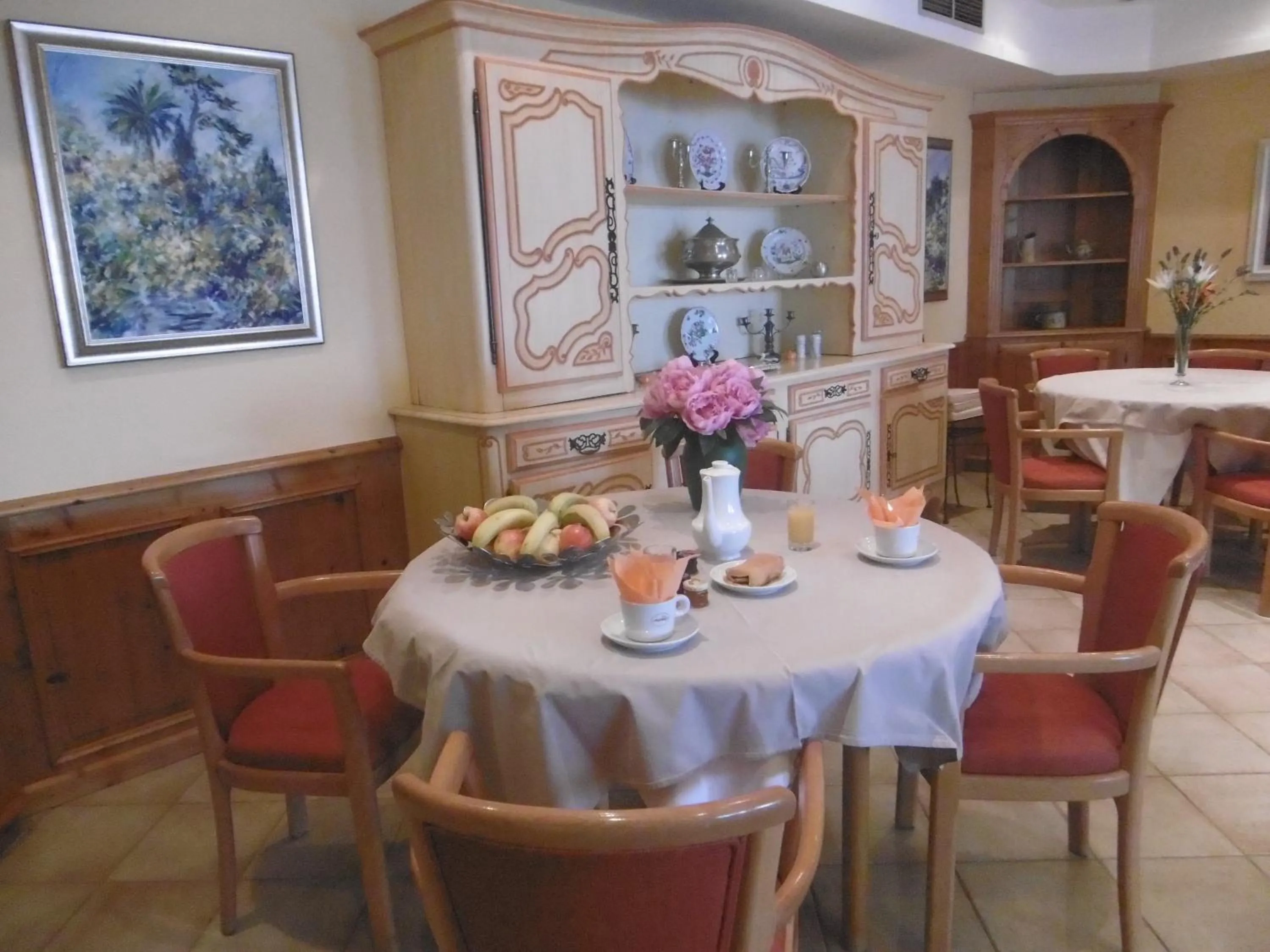 Continental breakfast in Hôtel La Flore