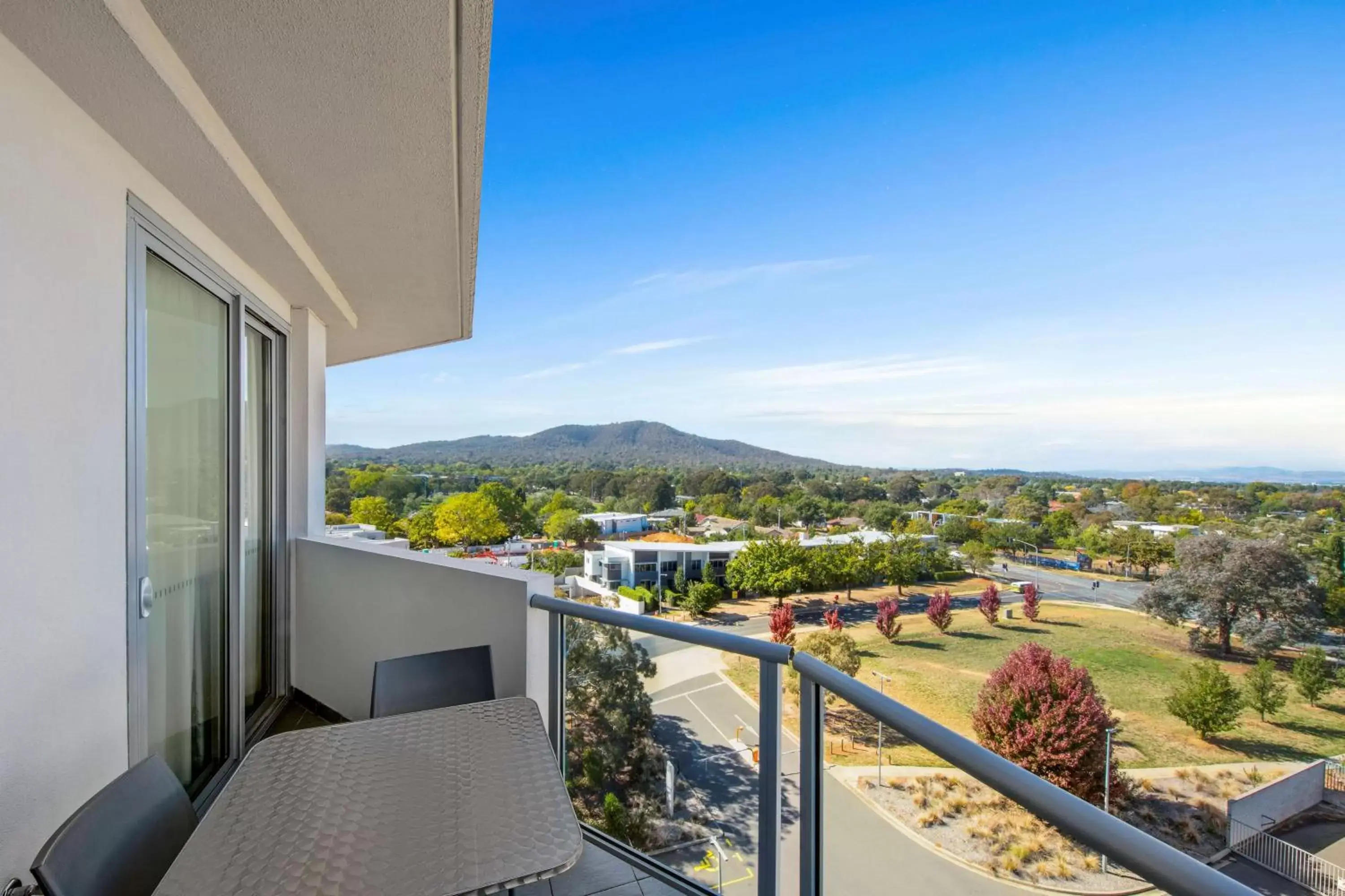 One Bedroom Apartment - Queen in Adina Serviced Apartments Canberra Dickson One Bedroom Apartment - Queen in Adina Serviced Apartments Canberra Dickson