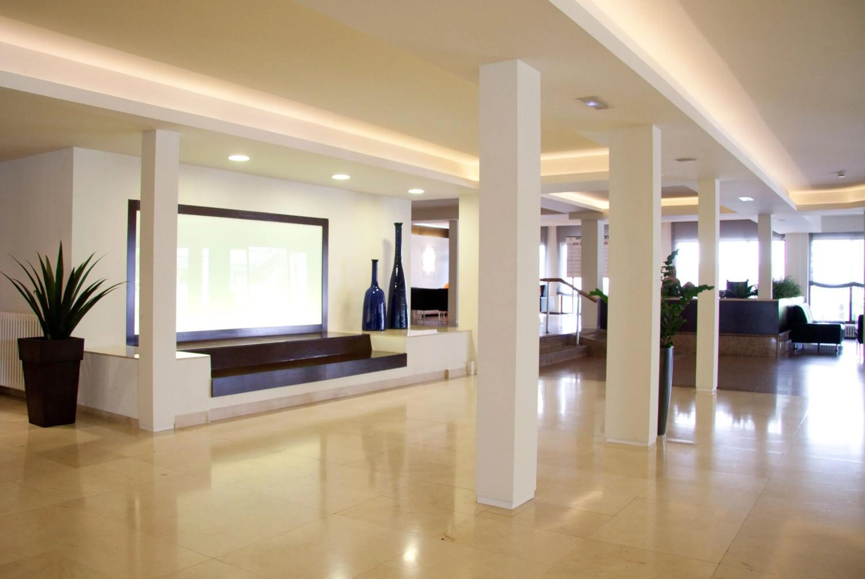 Lobby or reception in Hotel Garbi Park & AquaSplash