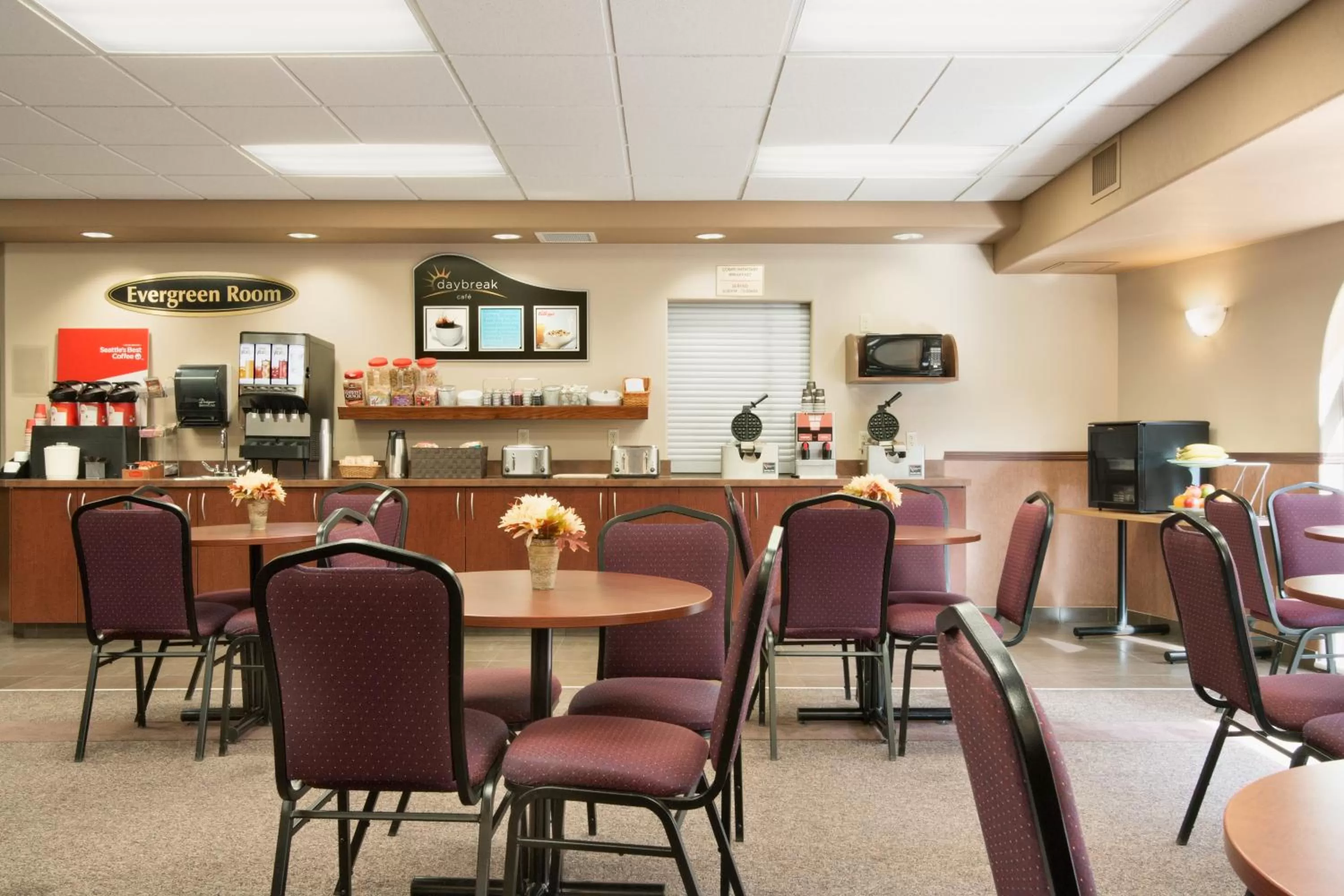 Restaurant/places to eat in Days Inn by Wyndham Thunder Bay North