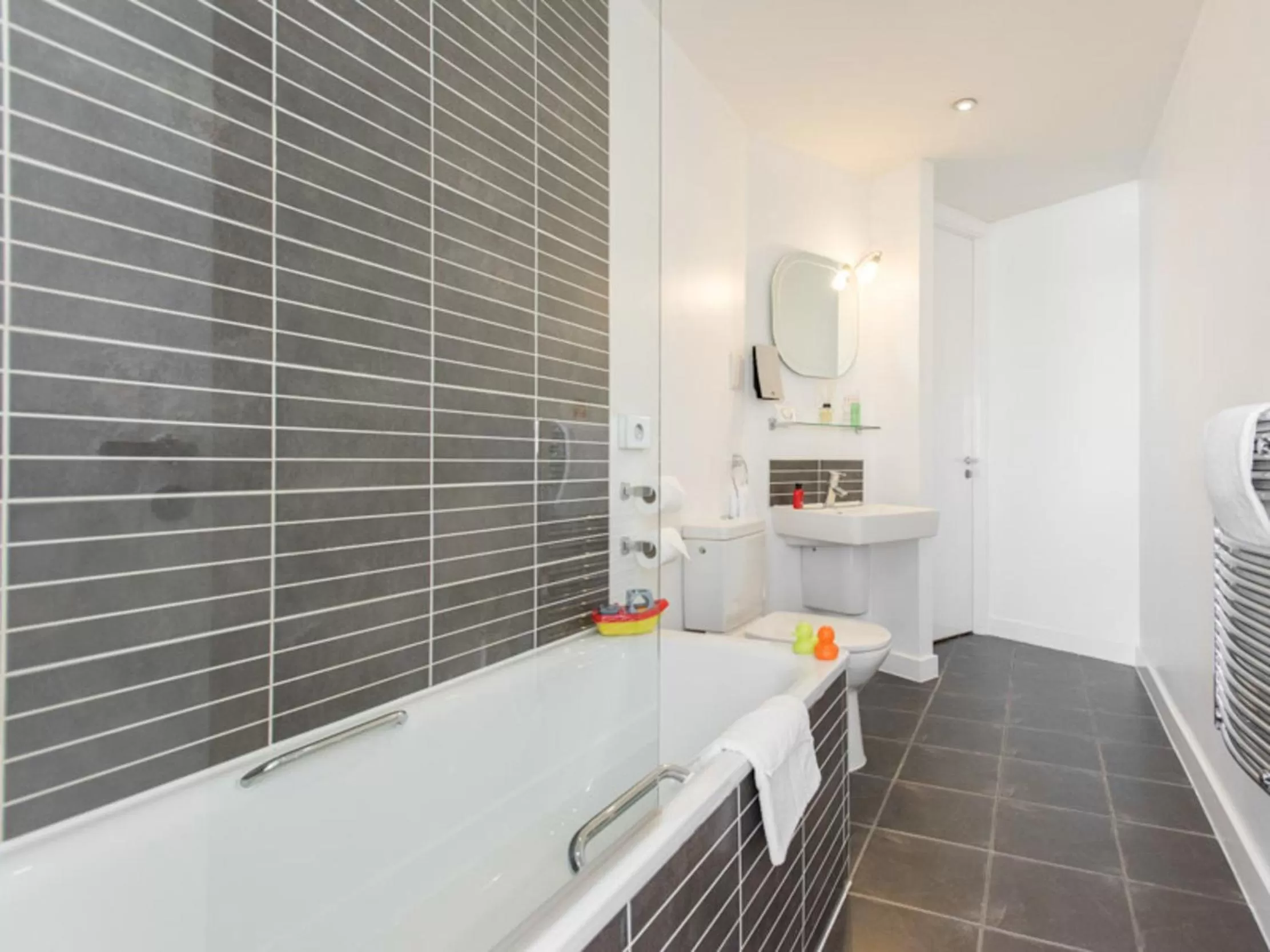 Bathroom in PREMIER SUITES Liverpool