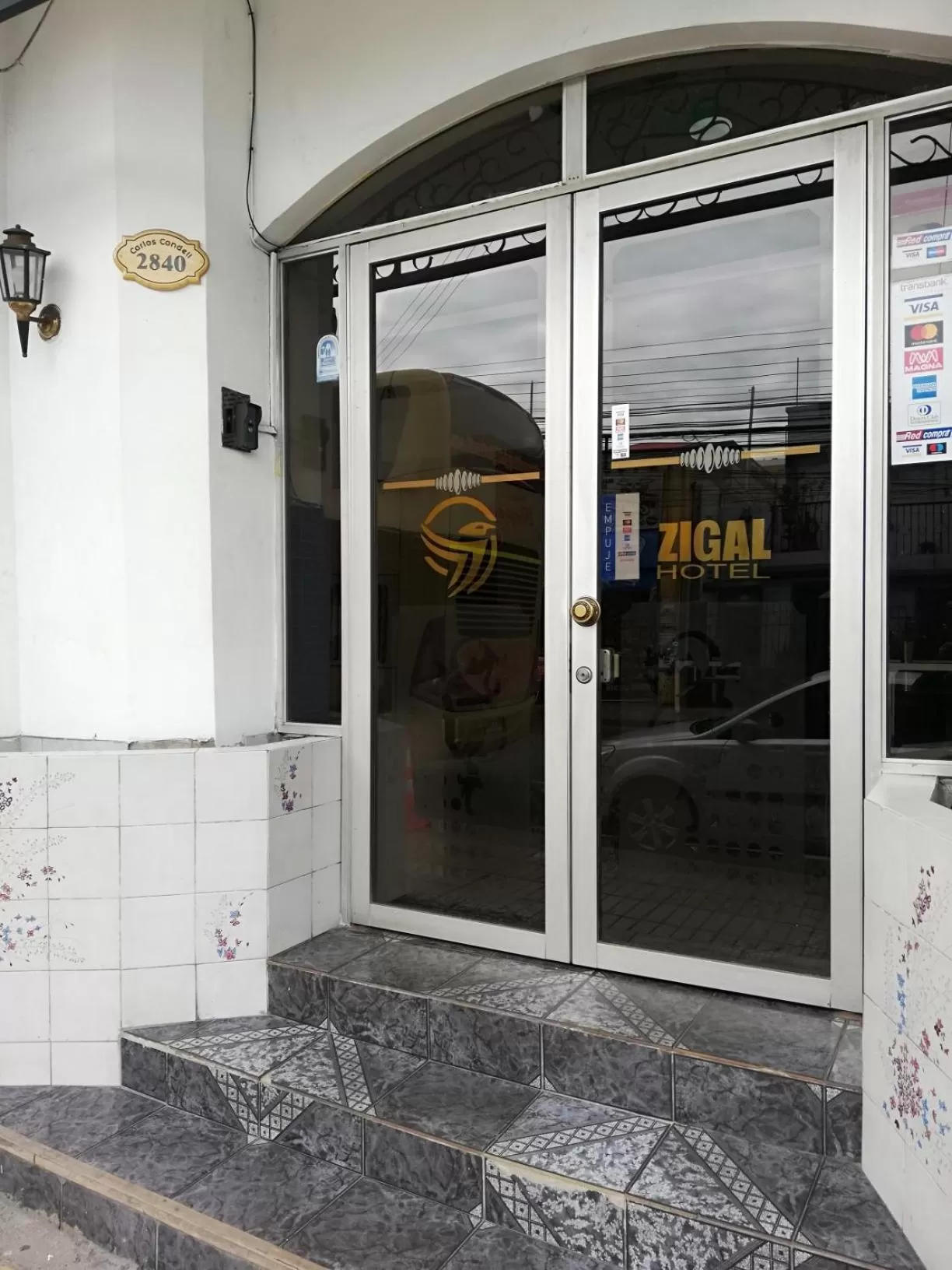 Facade/entrance in Zigal hotel