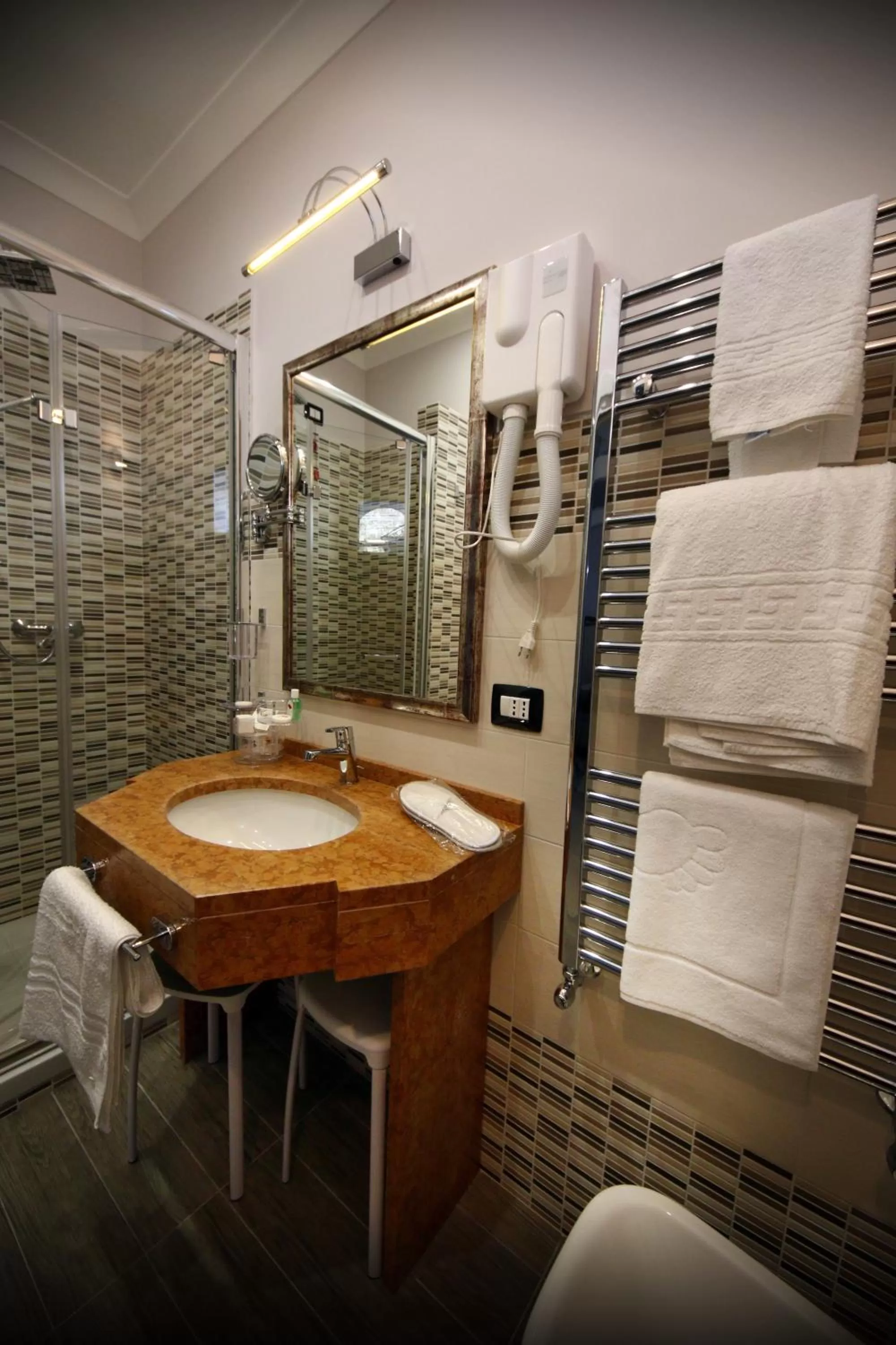 Shower in La Corte del Geco