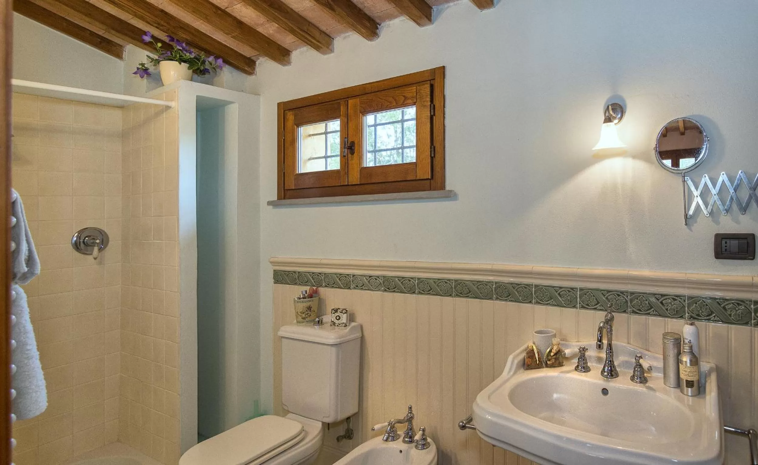 Shower in Pisa Holidays