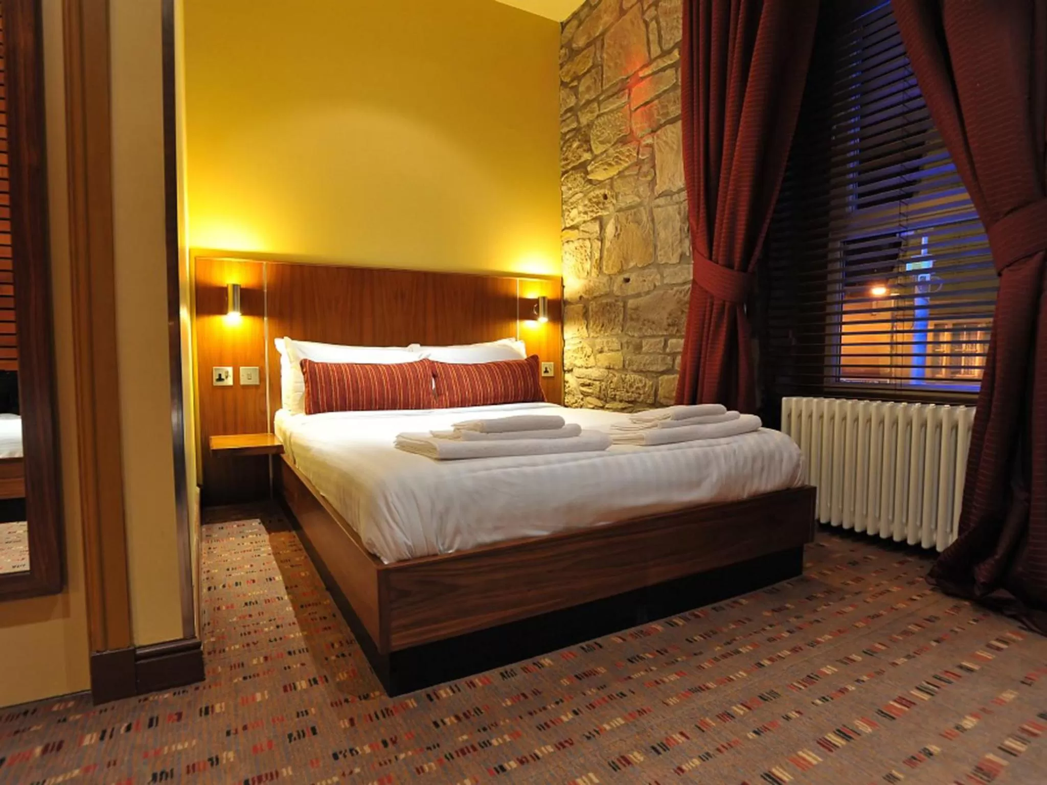 Bed in The Commercial Hotel