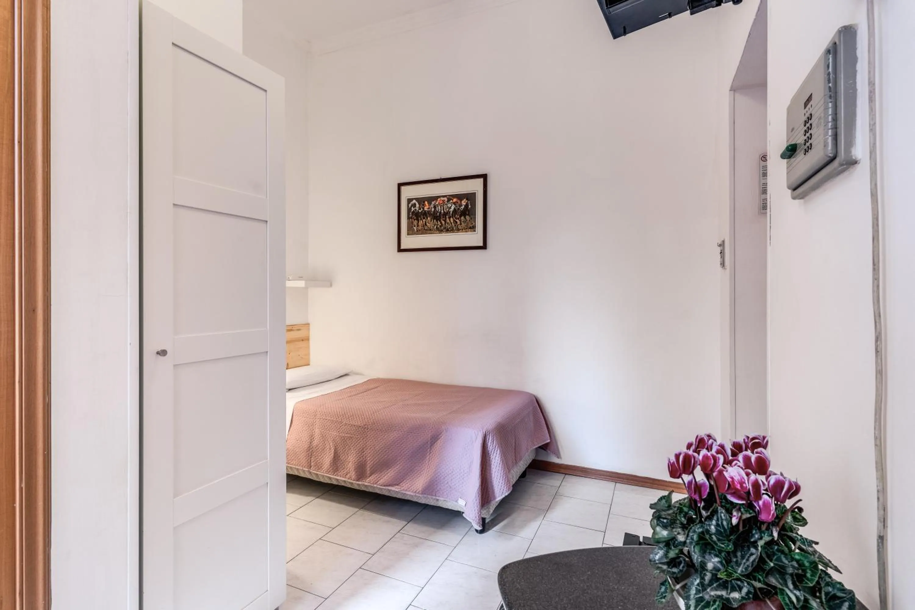 Bedroom, Bed in Hotel Altavilla 9