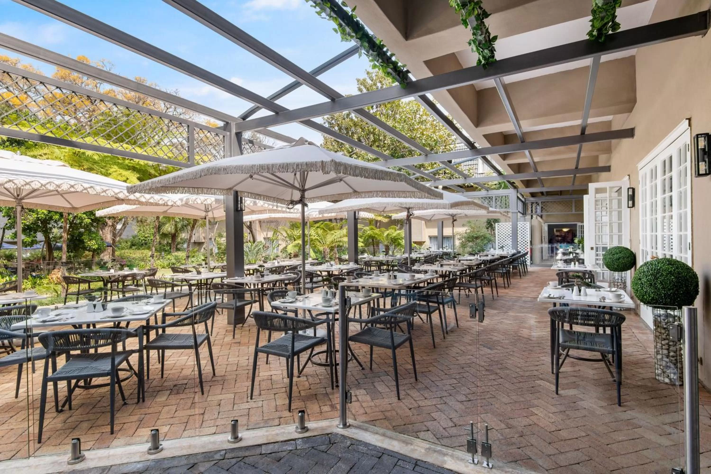 Restaurant/places to eat in Protea Hotel by Marriott Johannesburg Balalaika Sandton