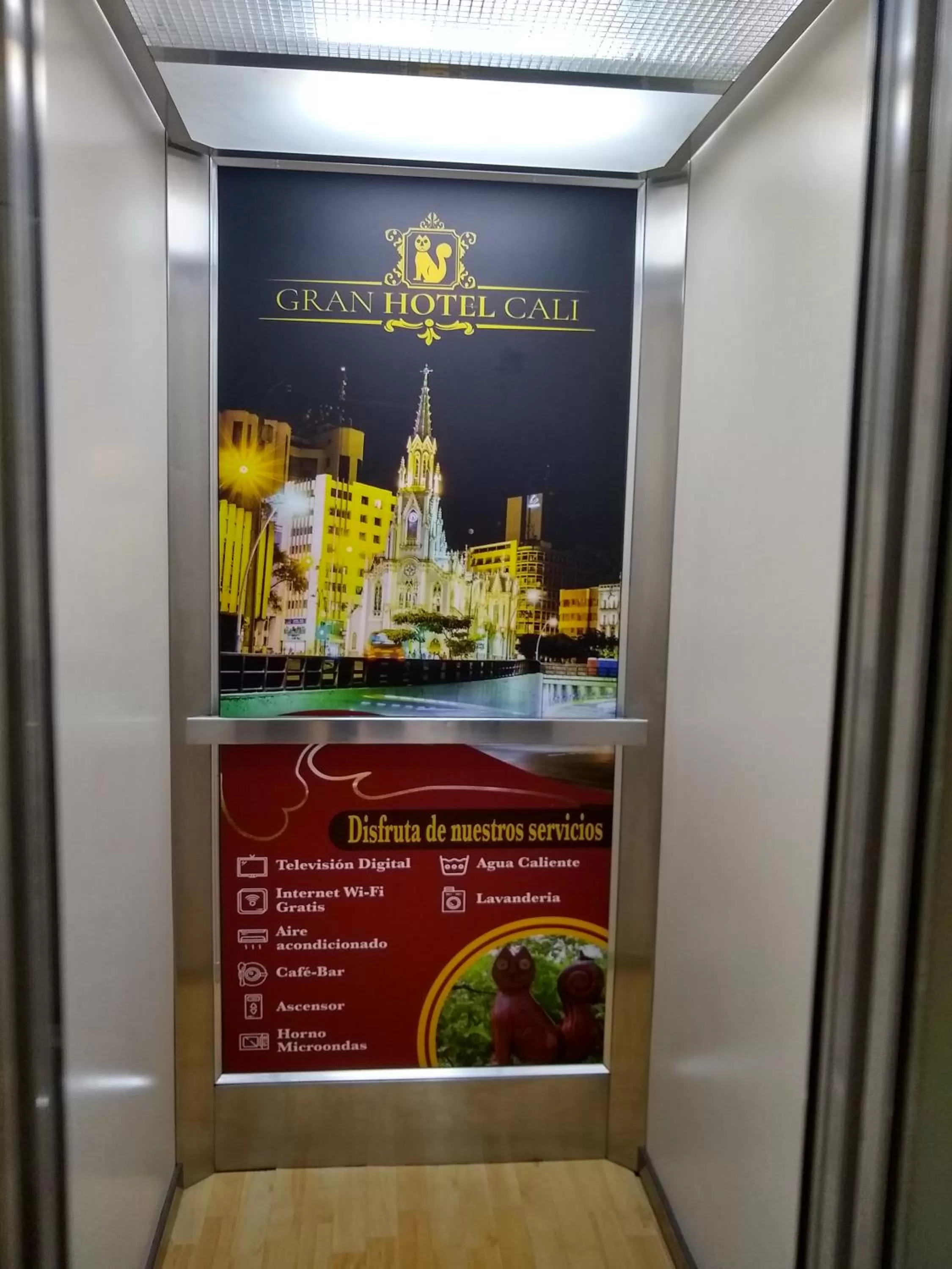 elevator in Gran Hotel Cali