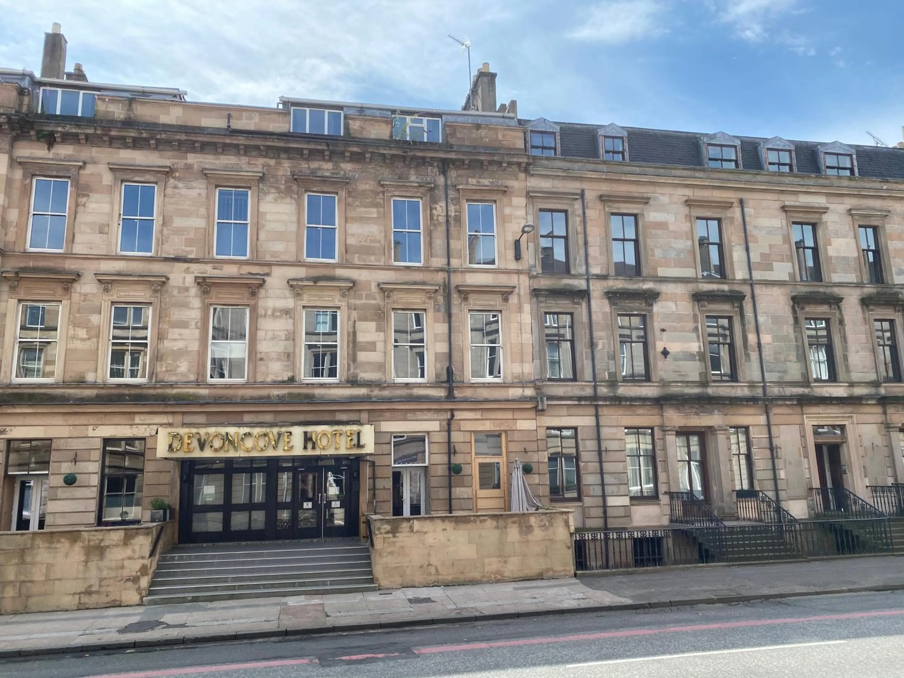 Property Building in Devoncove Hotel Glasgow