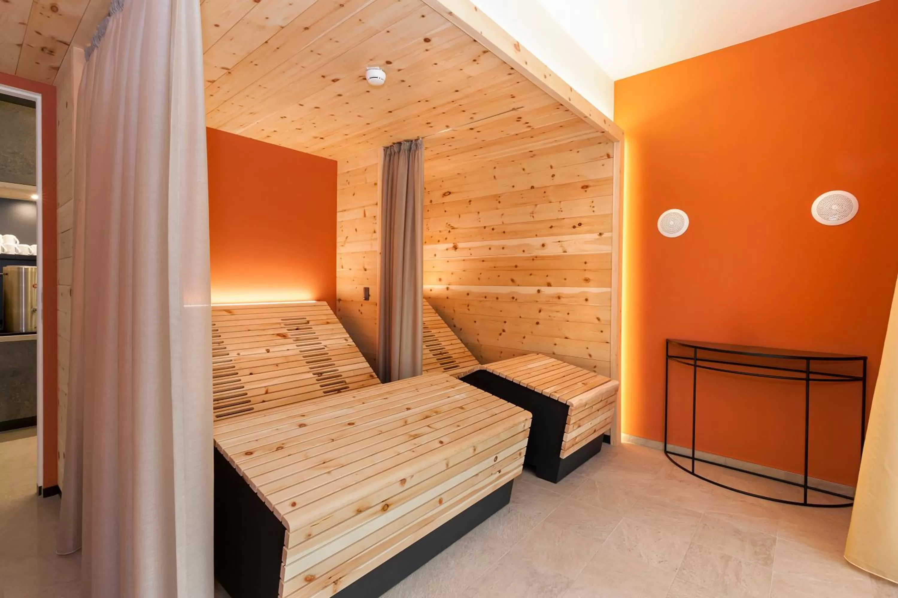 Spa and wellness centre/facilities, Bed in Hotel Knoblauch