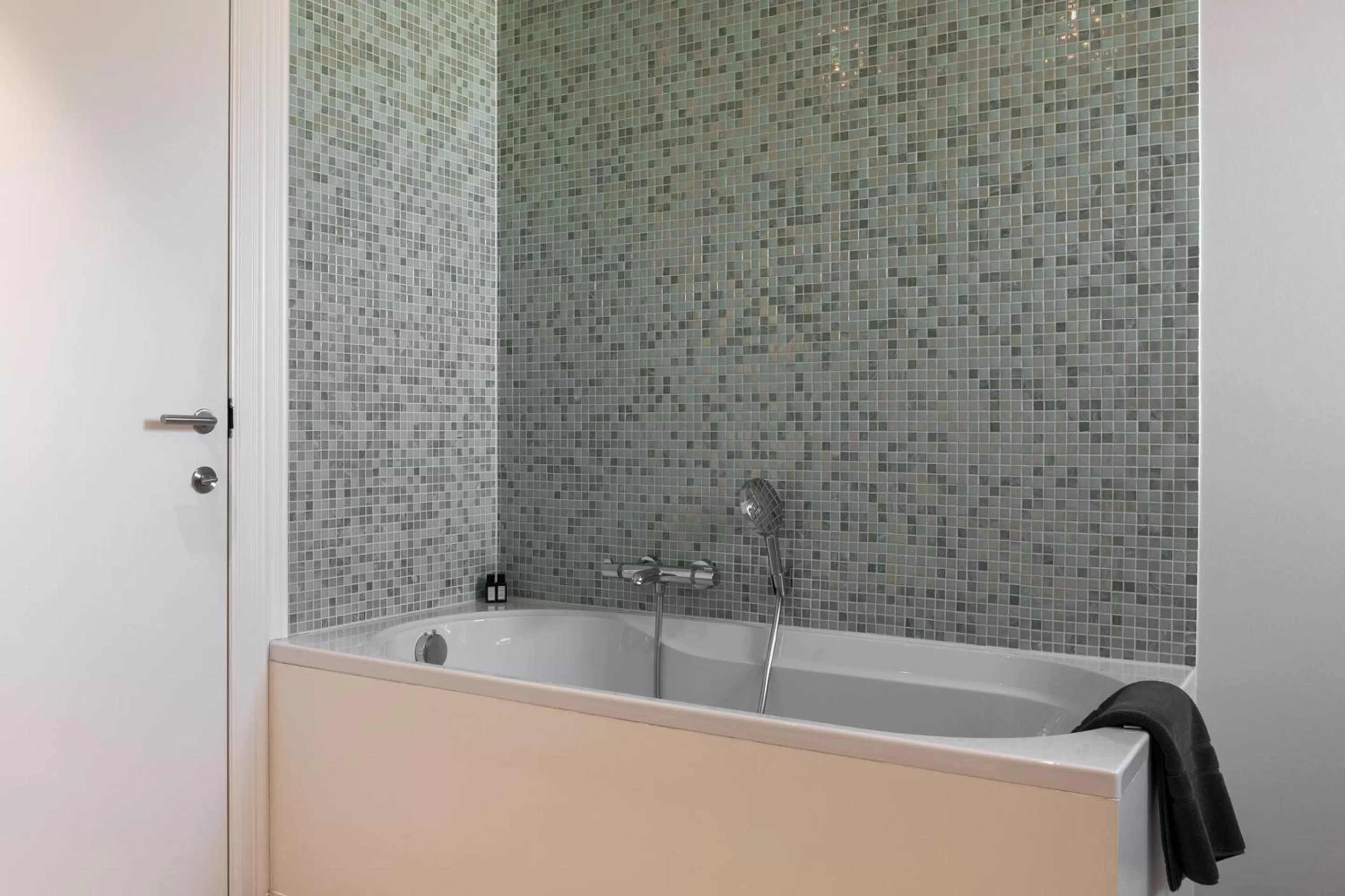 Bathroom in B&B Herenhuis