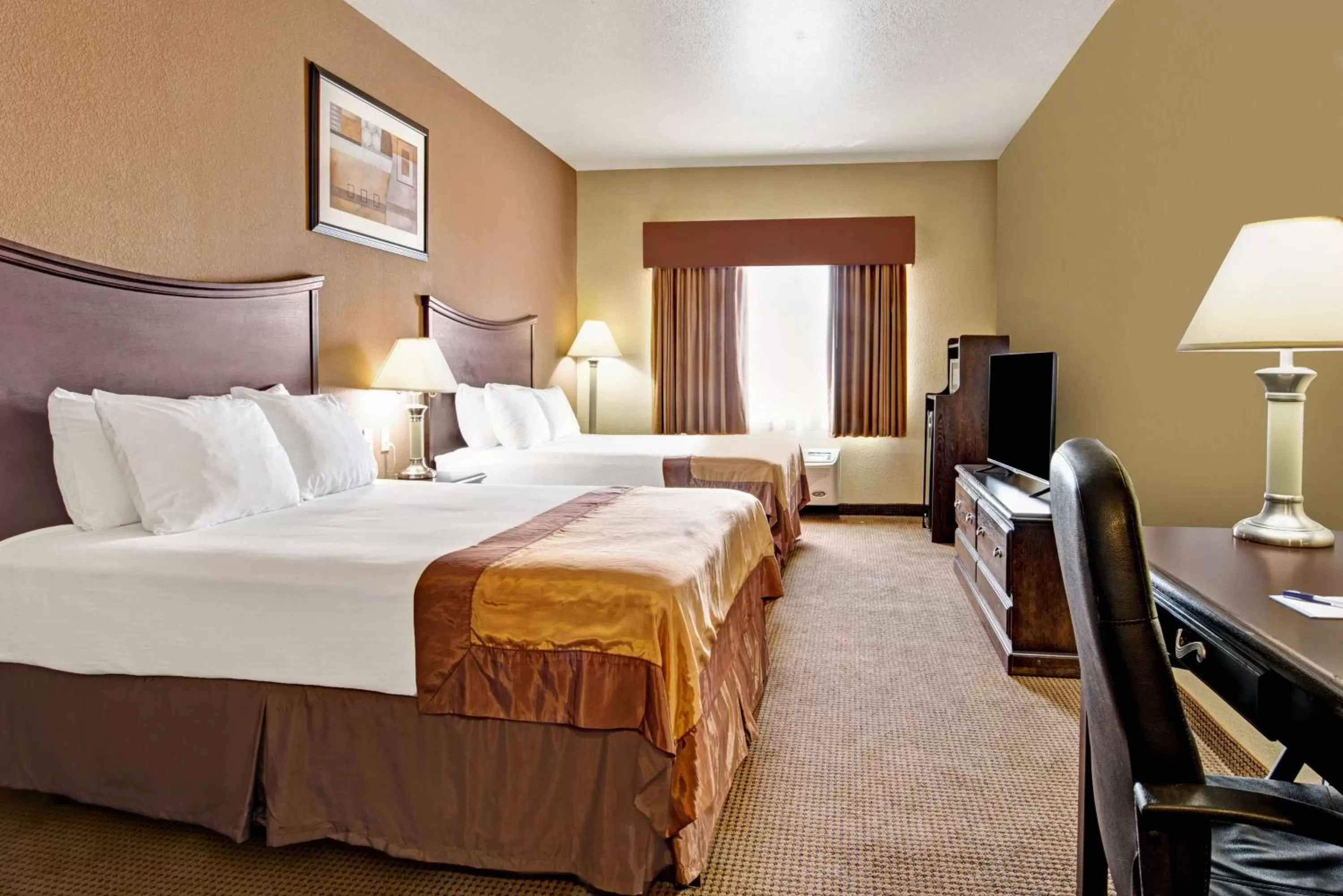 Queen Room with Two Queen Beds and Bath Tub - Mobility Accessible/Non-Smoking in Baymont by Wyndham Decatur