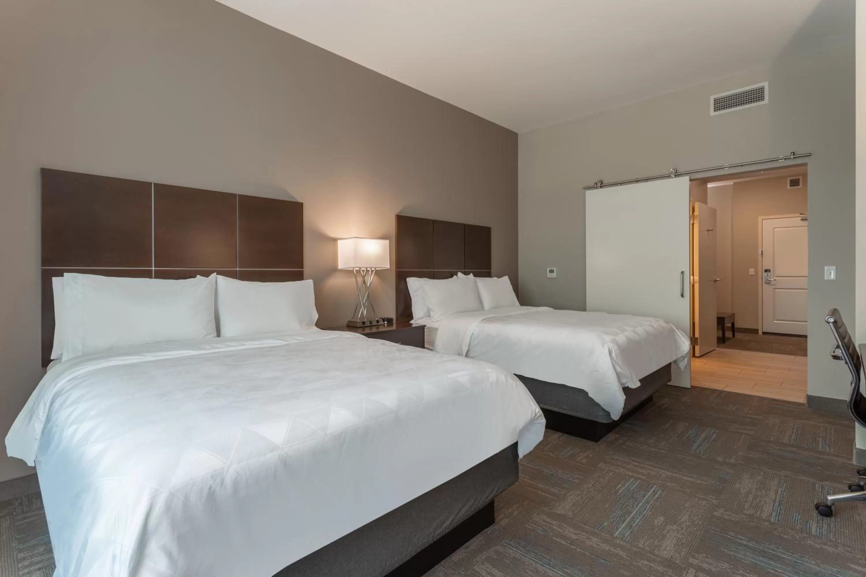 Bed in Holiday Inn & Suites - Jefferson City by IHG
