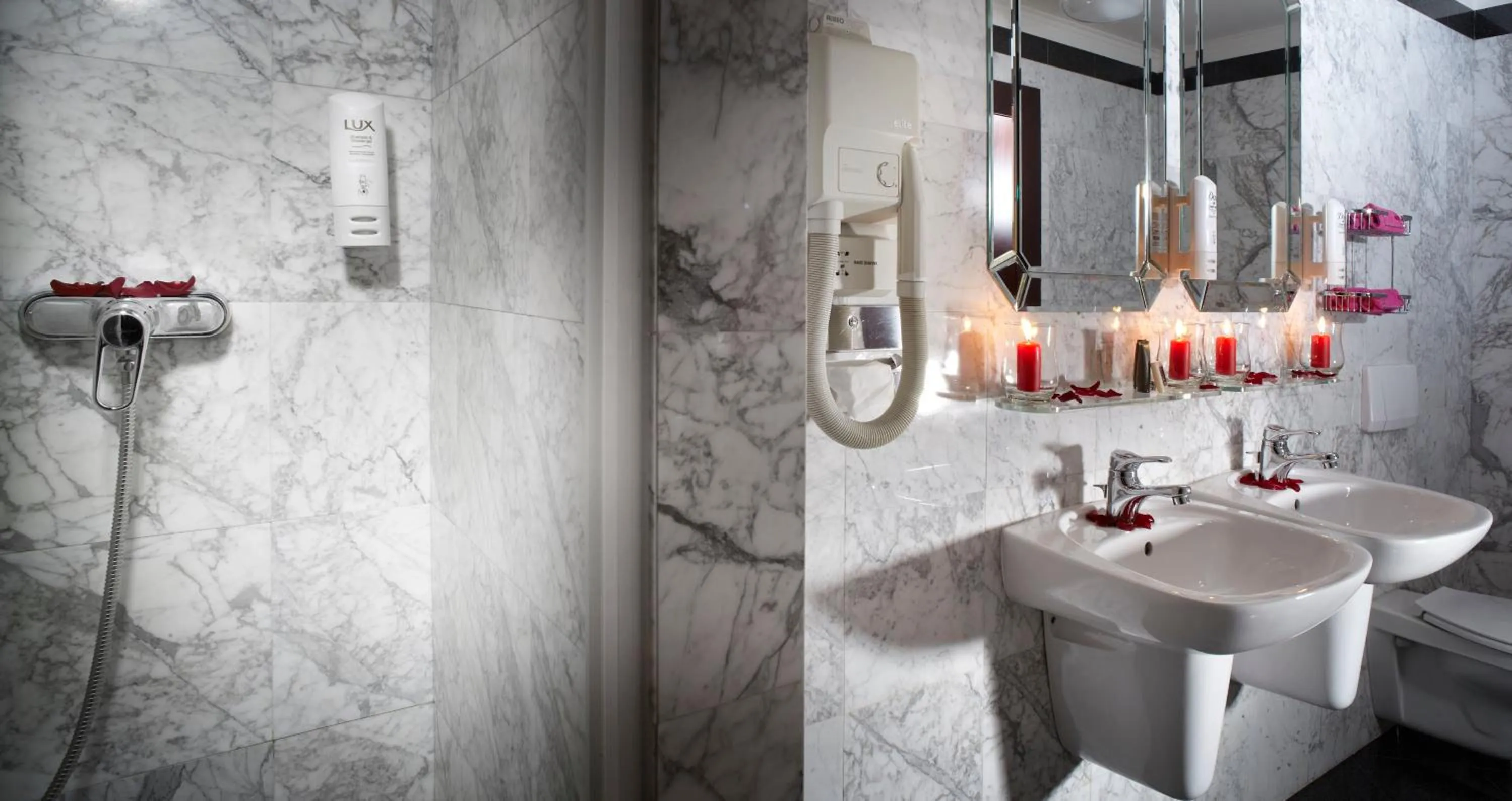 Bathroom in Hotel Excelsior