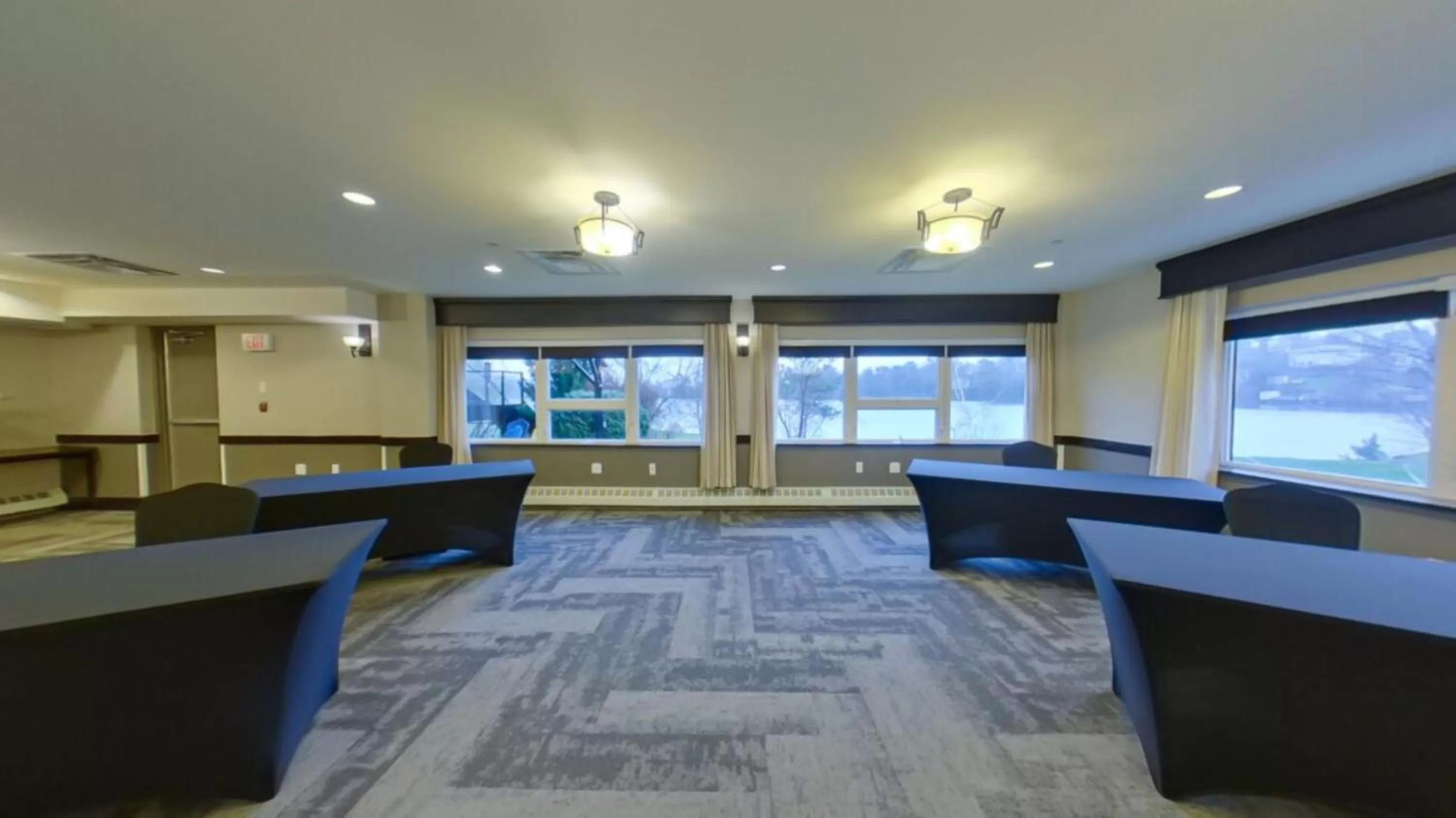 Business facilities in Best Western Plus Chocolate Lake Hotel - Halifax