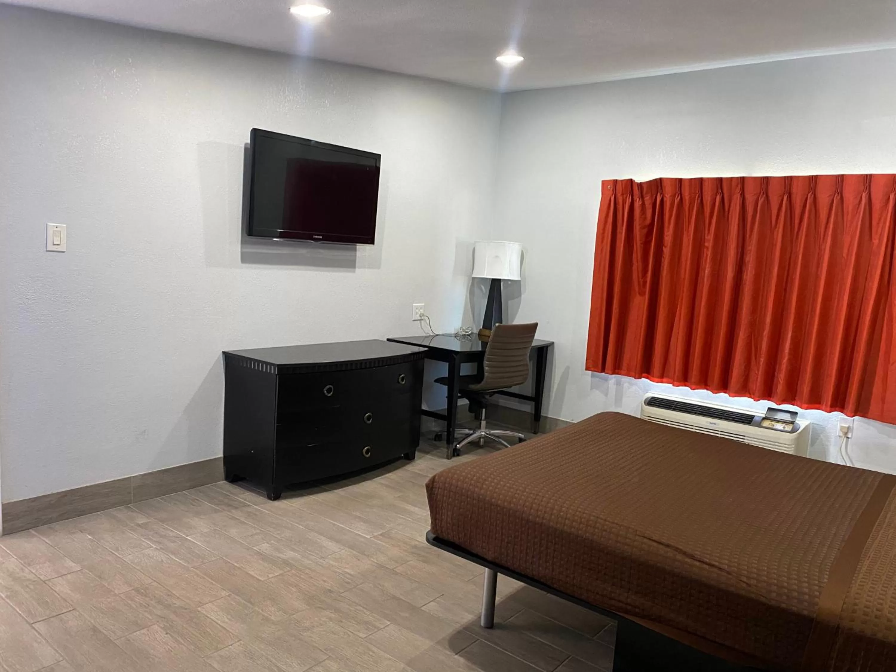 TV/Entertainment Center in Executive Inn