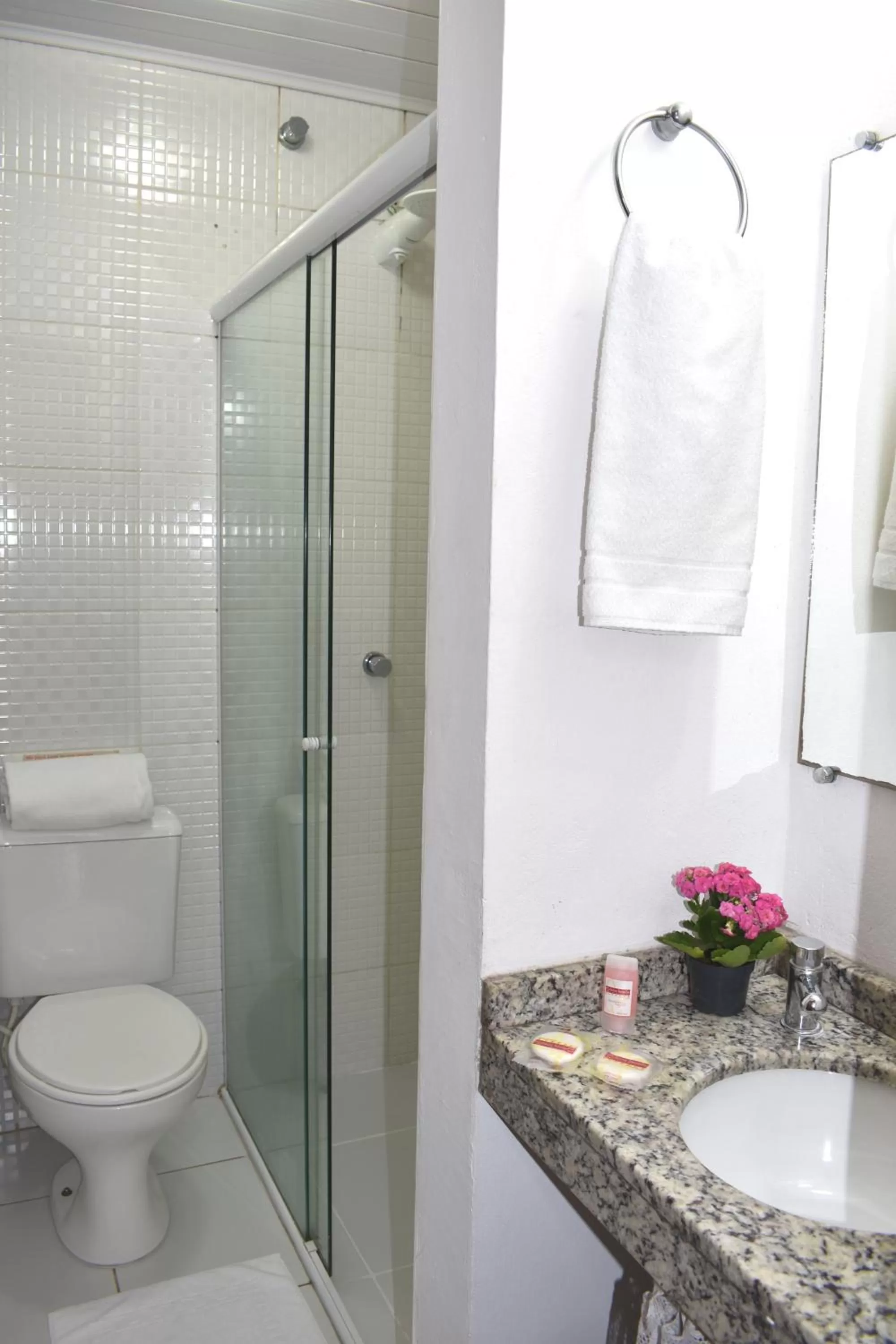 Shower in Pousada Green