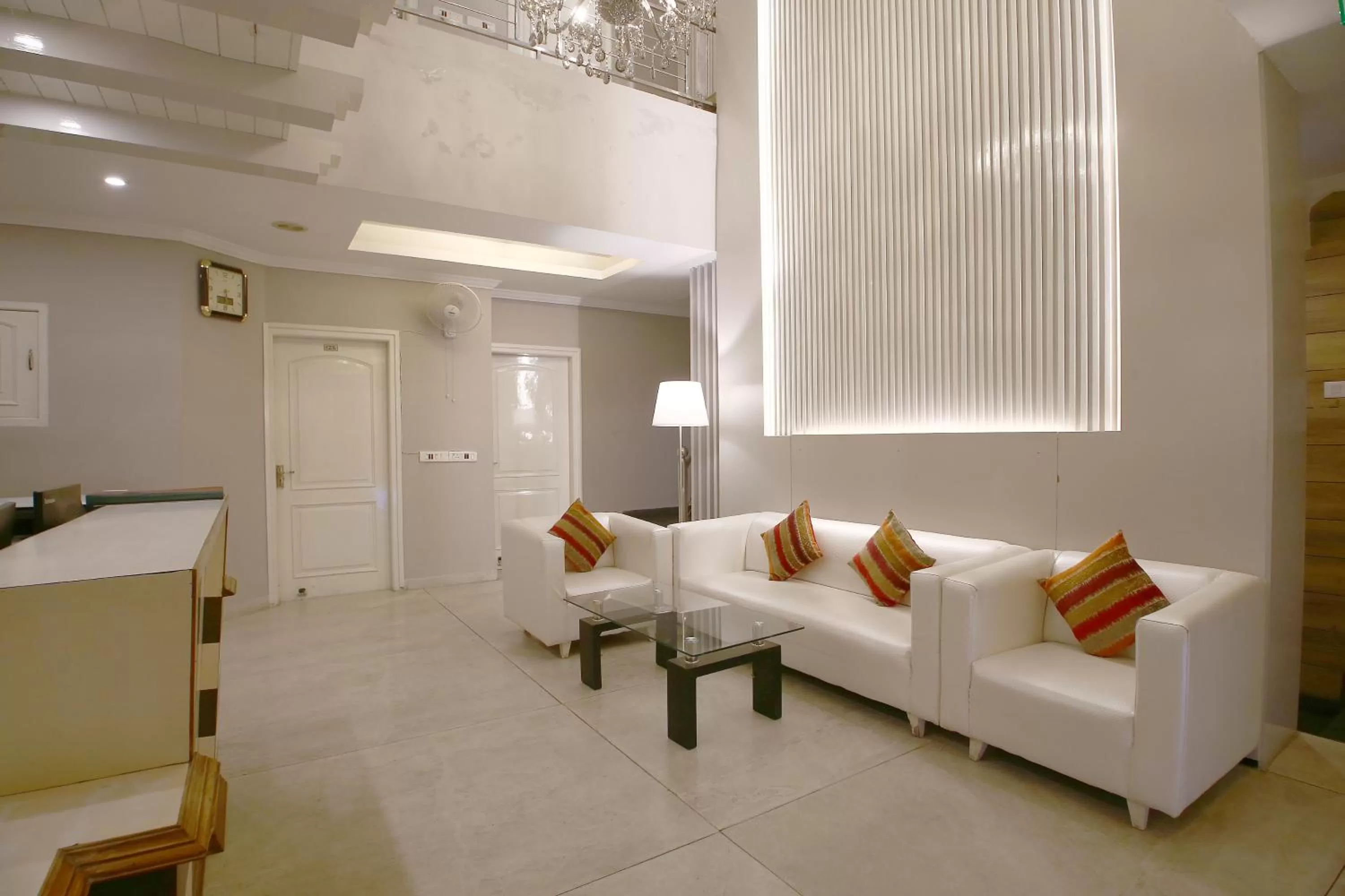 Seating area in Hotel Diamond Plaza