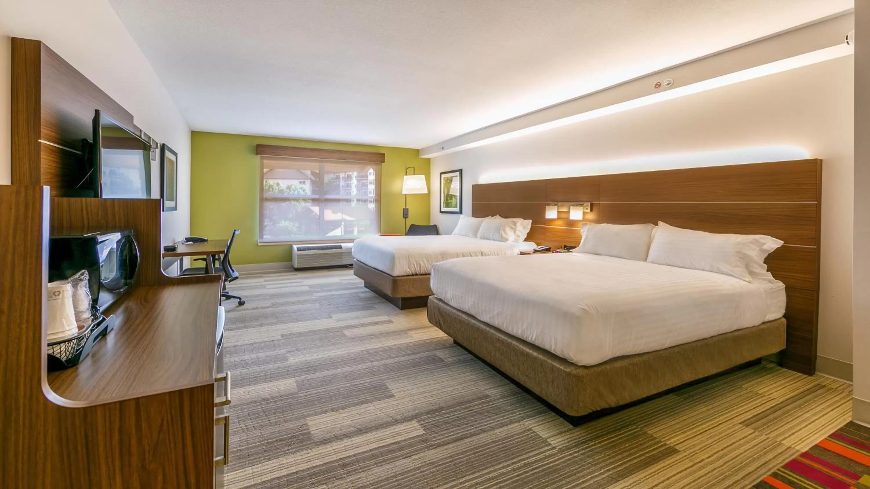 Photo of the whole room, Bed in Holiday Inn Express Gatlinburg Downtown by IHG