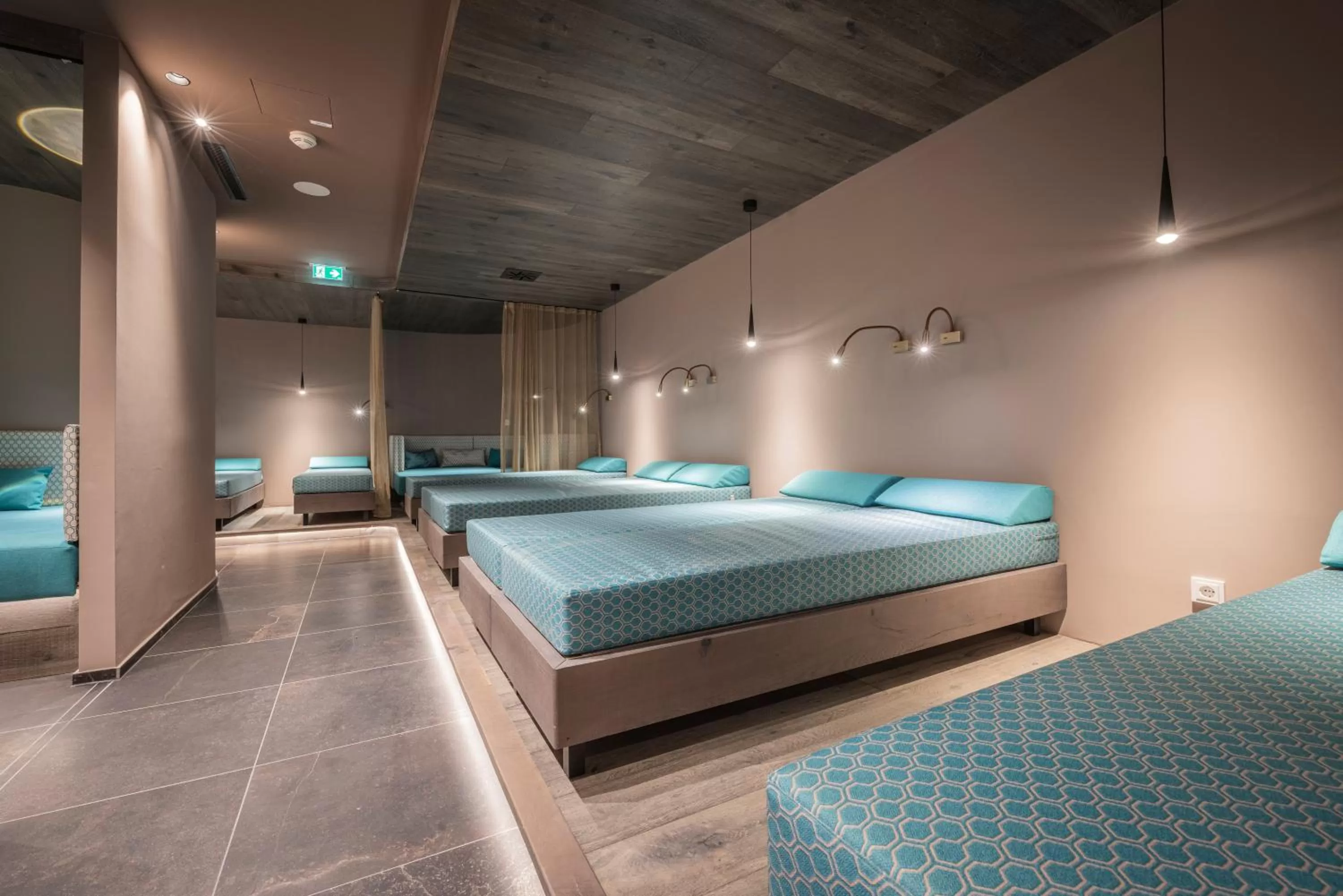 Spa and wellness centre/facilities, Bed in Hotel Kristall