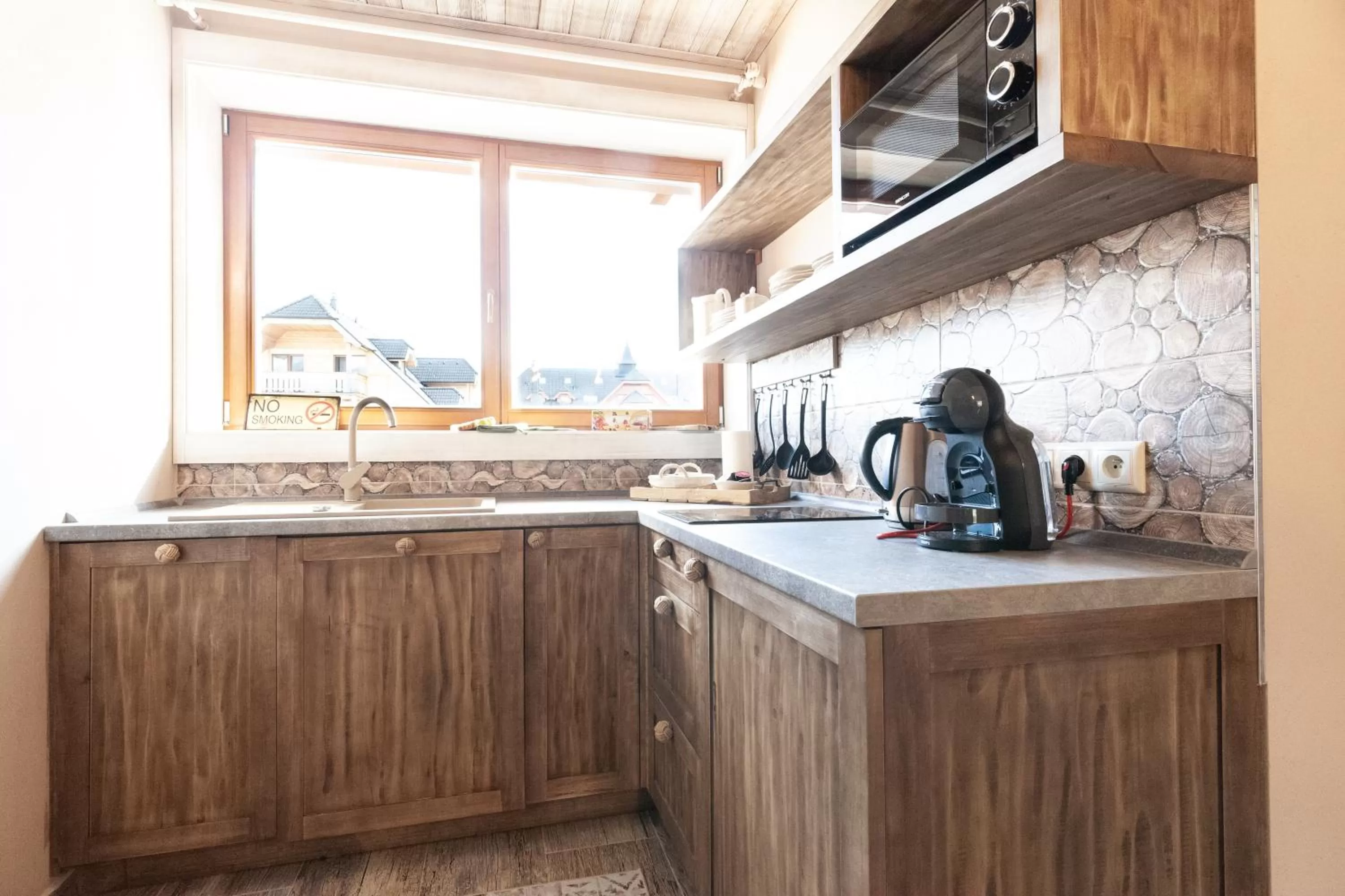 Kitchen or kitchenette in Chalets CEDER 1