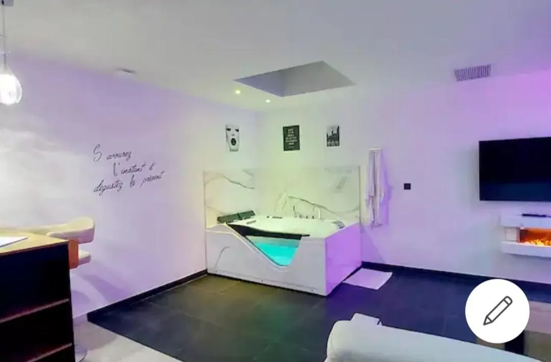 Kitchen/Kitchenette in L'OLYMPE DES SENS