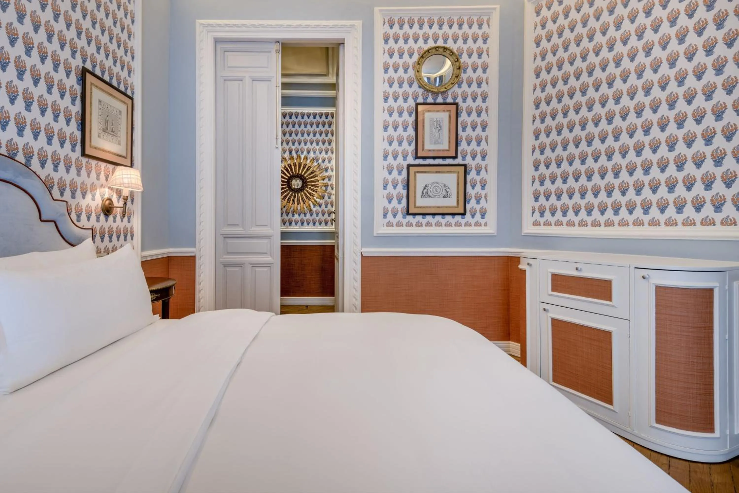 Photo of the whole room, Bed in Santo Mauro, a Luxury Collection Hotel, Madrid