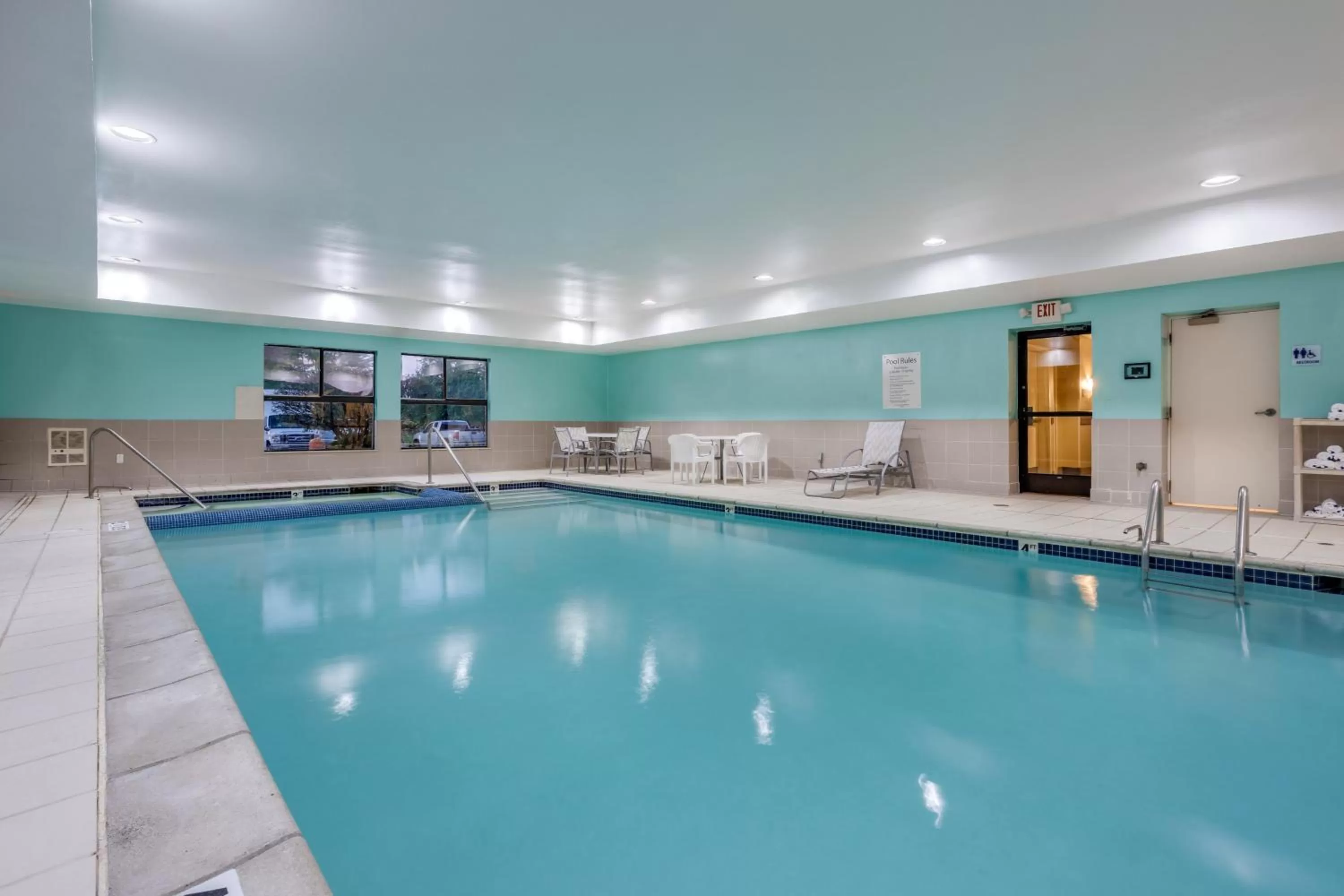 Swimming pool in Holiday Inn Express Hotel & Suites Canton by IHG