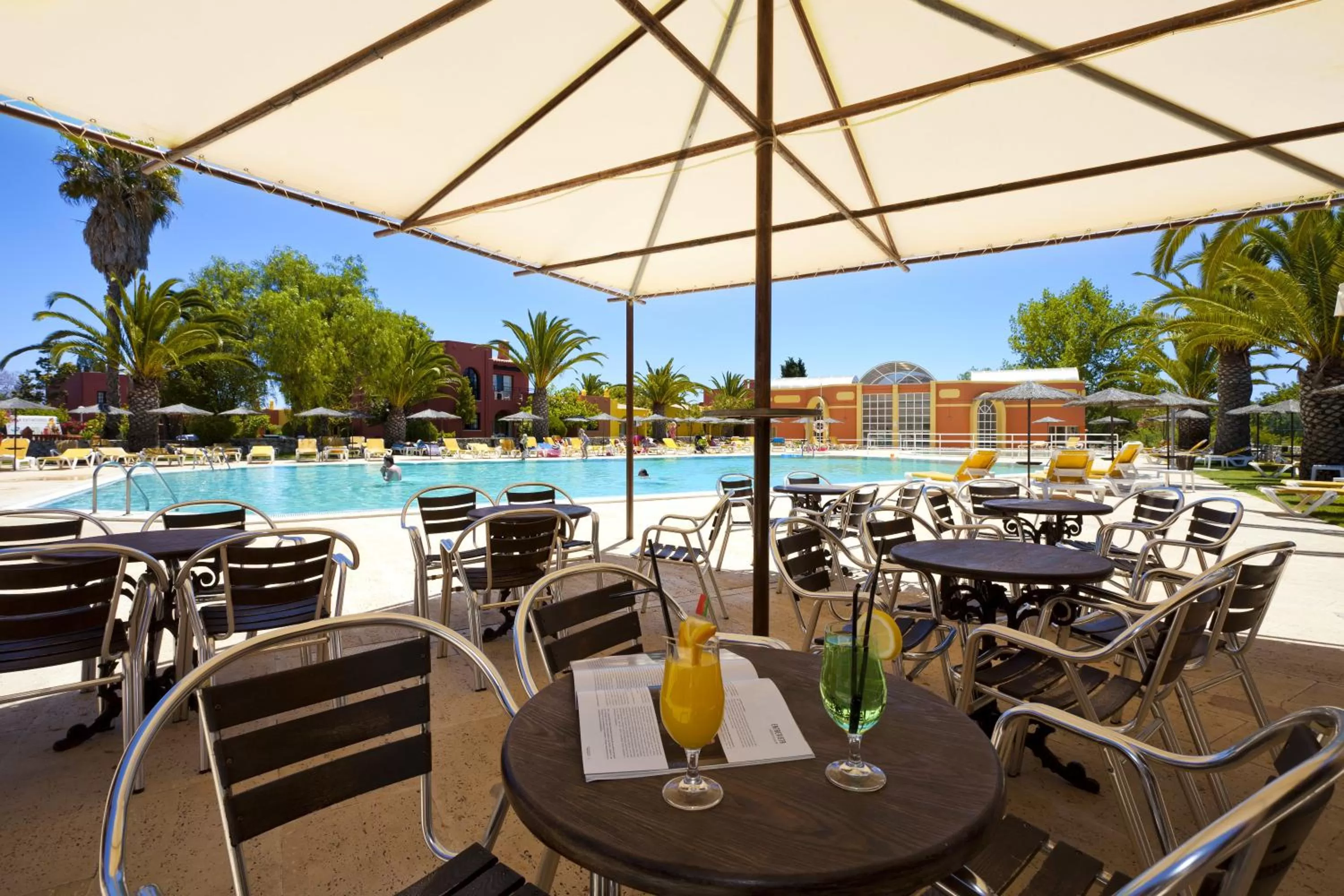 Lounge or bar in Colina Village