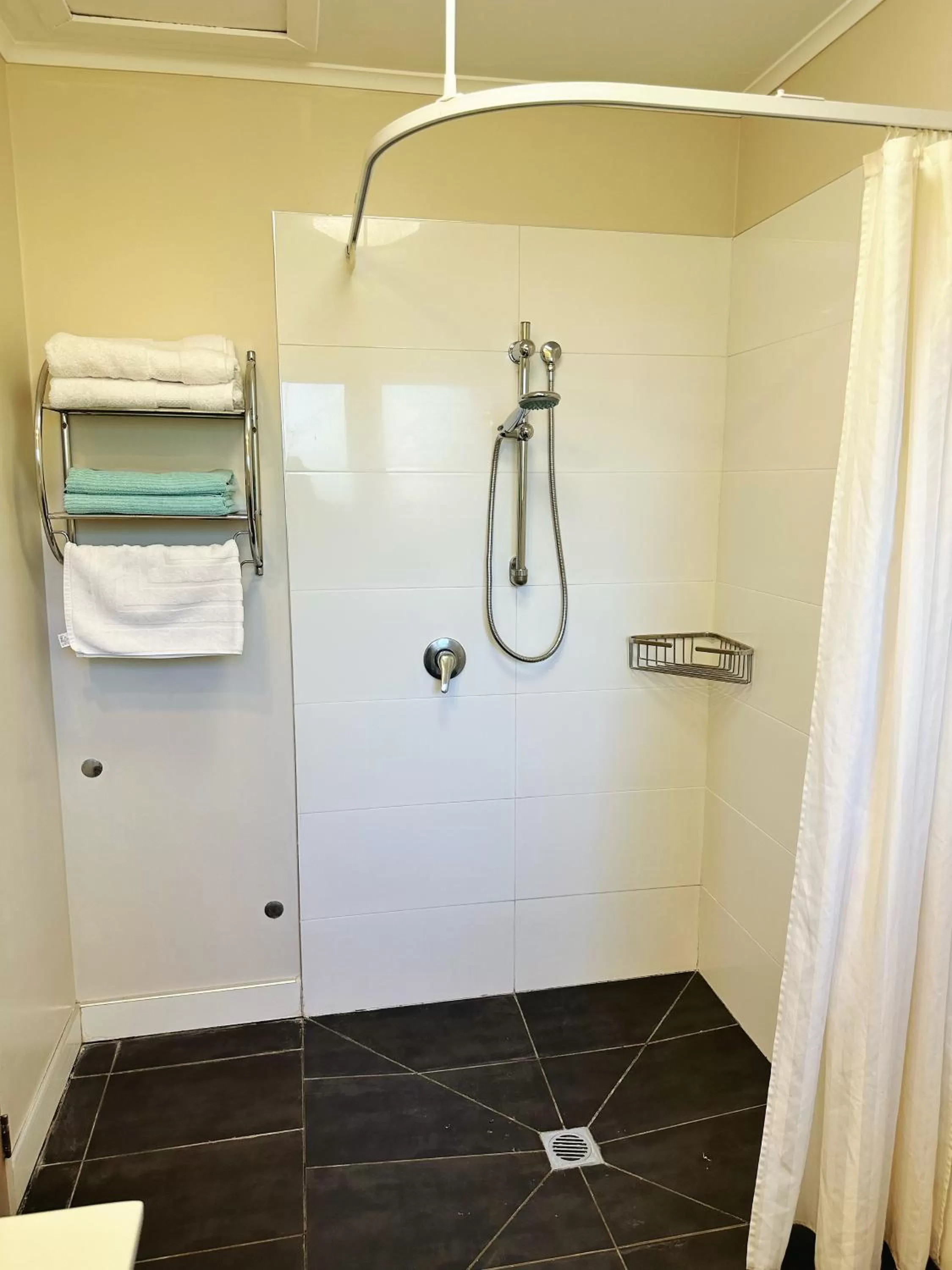 Red Rock Thermal Motel - Mineral Pool