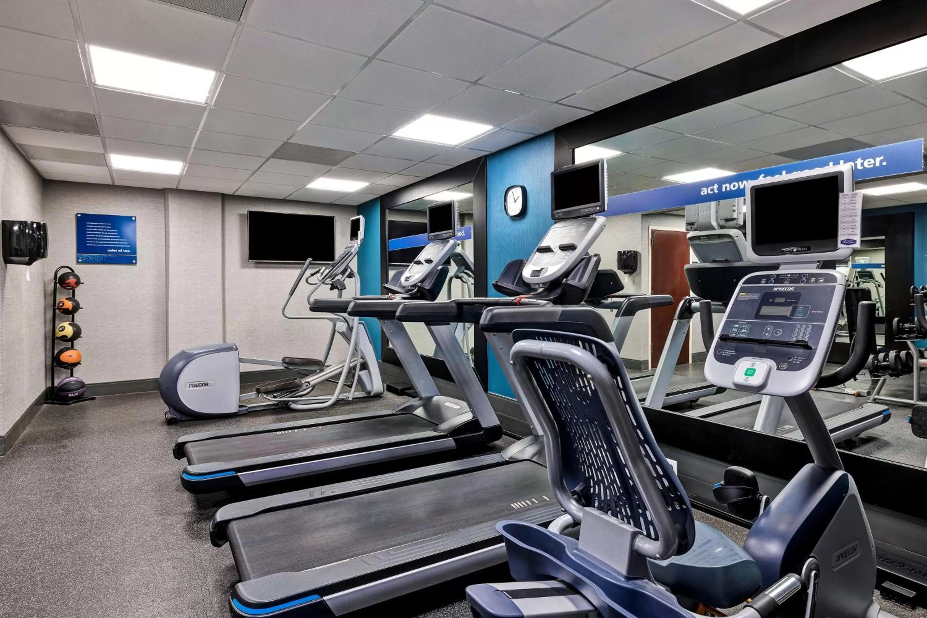 Fitness centre/facilities in Hampton Inn San Antonio Downtown