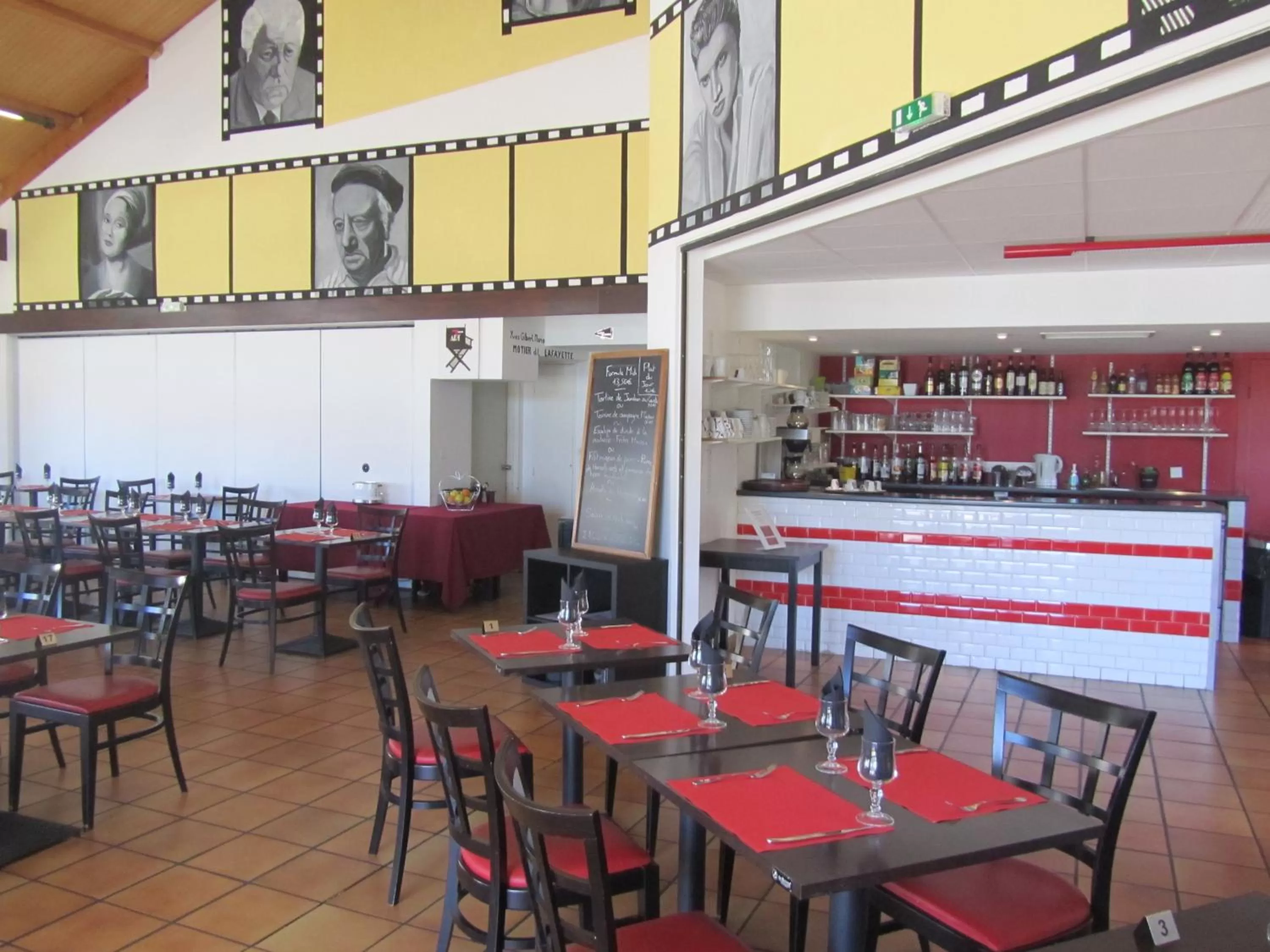 Restaurant/places to eat in Hôtel Le Saint Joseph