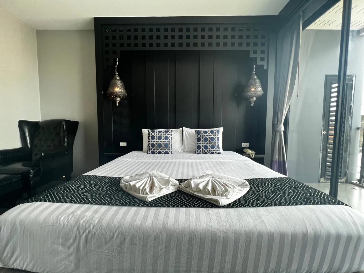 Bed in Srisawara Casa Hotel