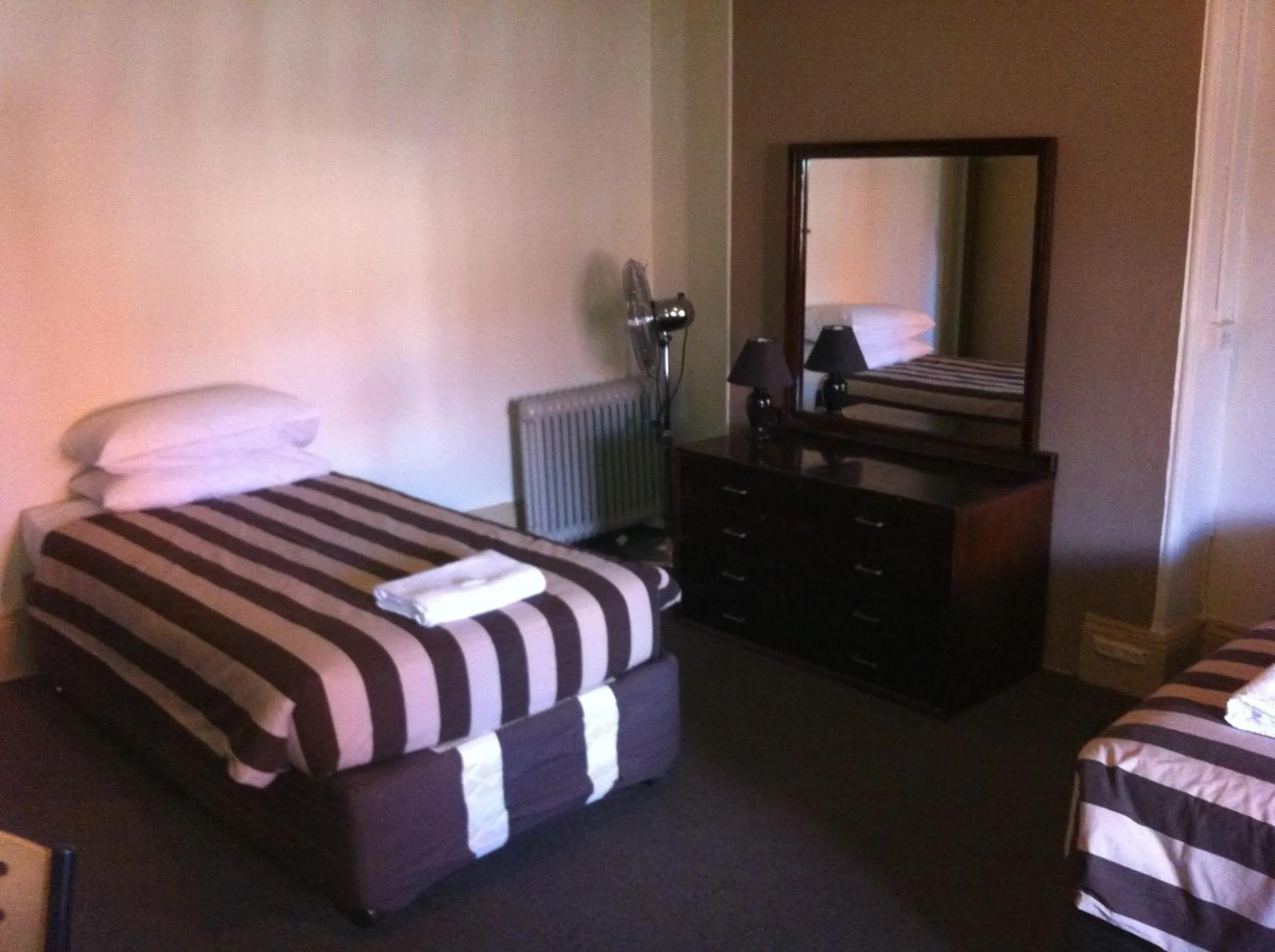 Photo of the whole room, Bed in Hotel Metropolitan