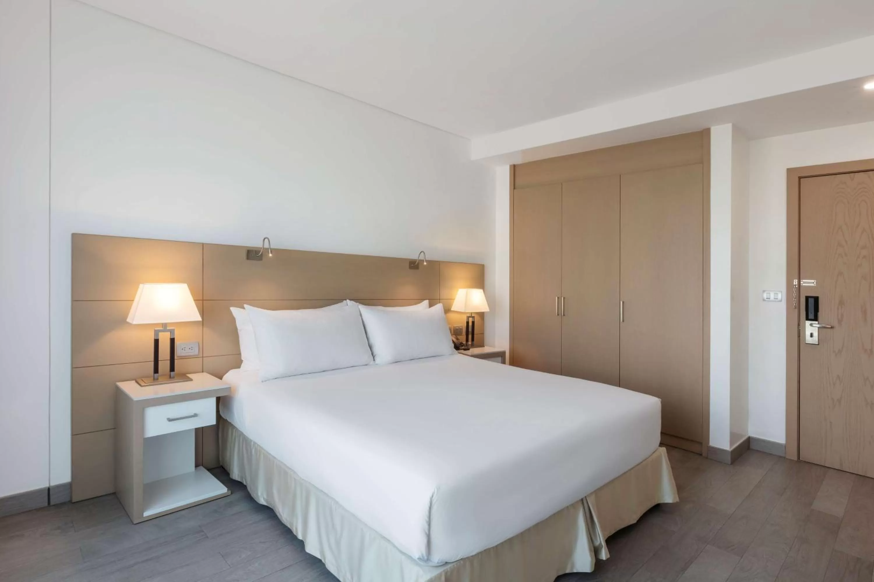 Bed in DoubleTree by Hilton Mazatlan, SIN