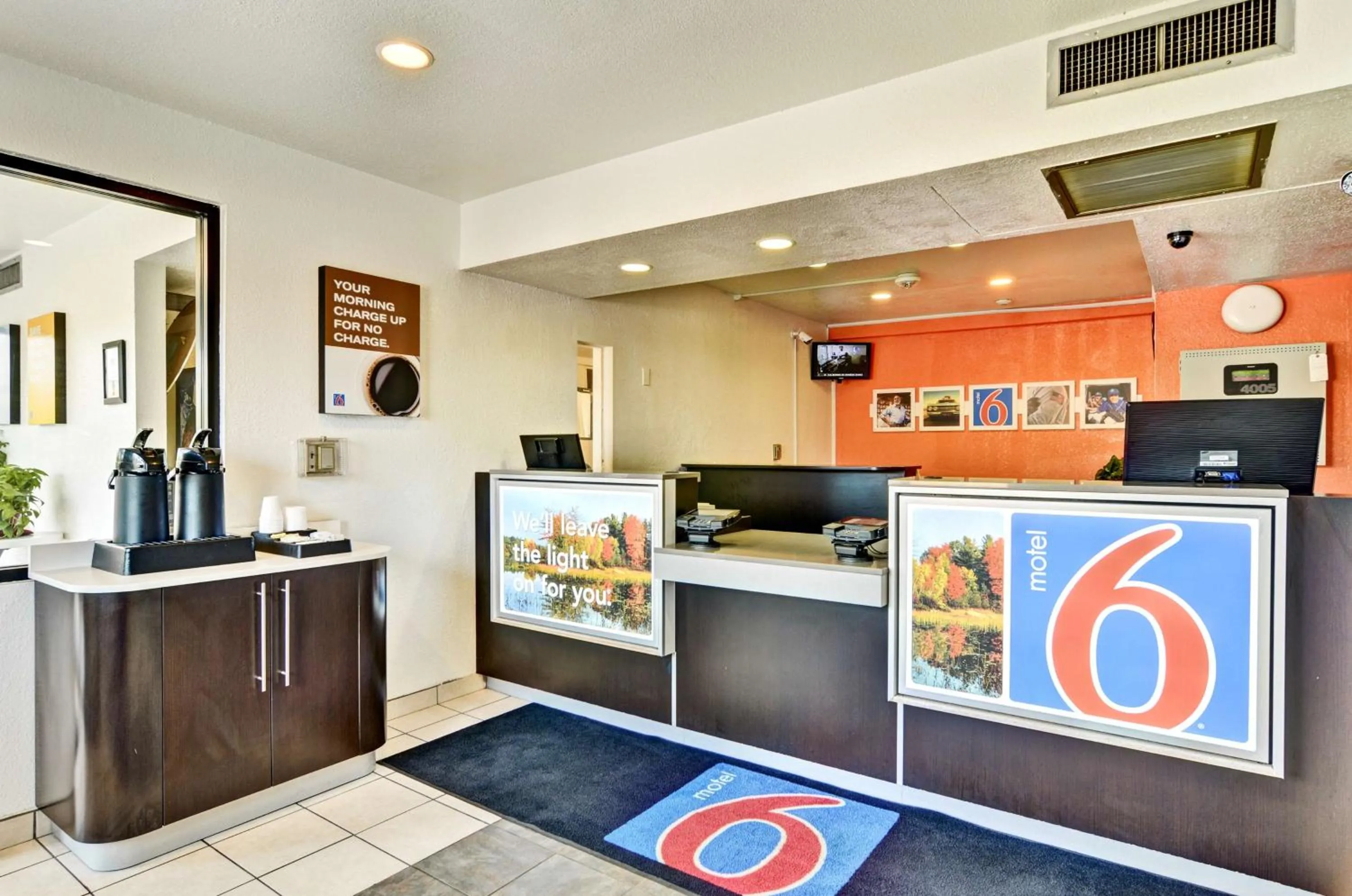 Coffee/tea facilities in Motel 6-Pittsburgh, PA - Crafton