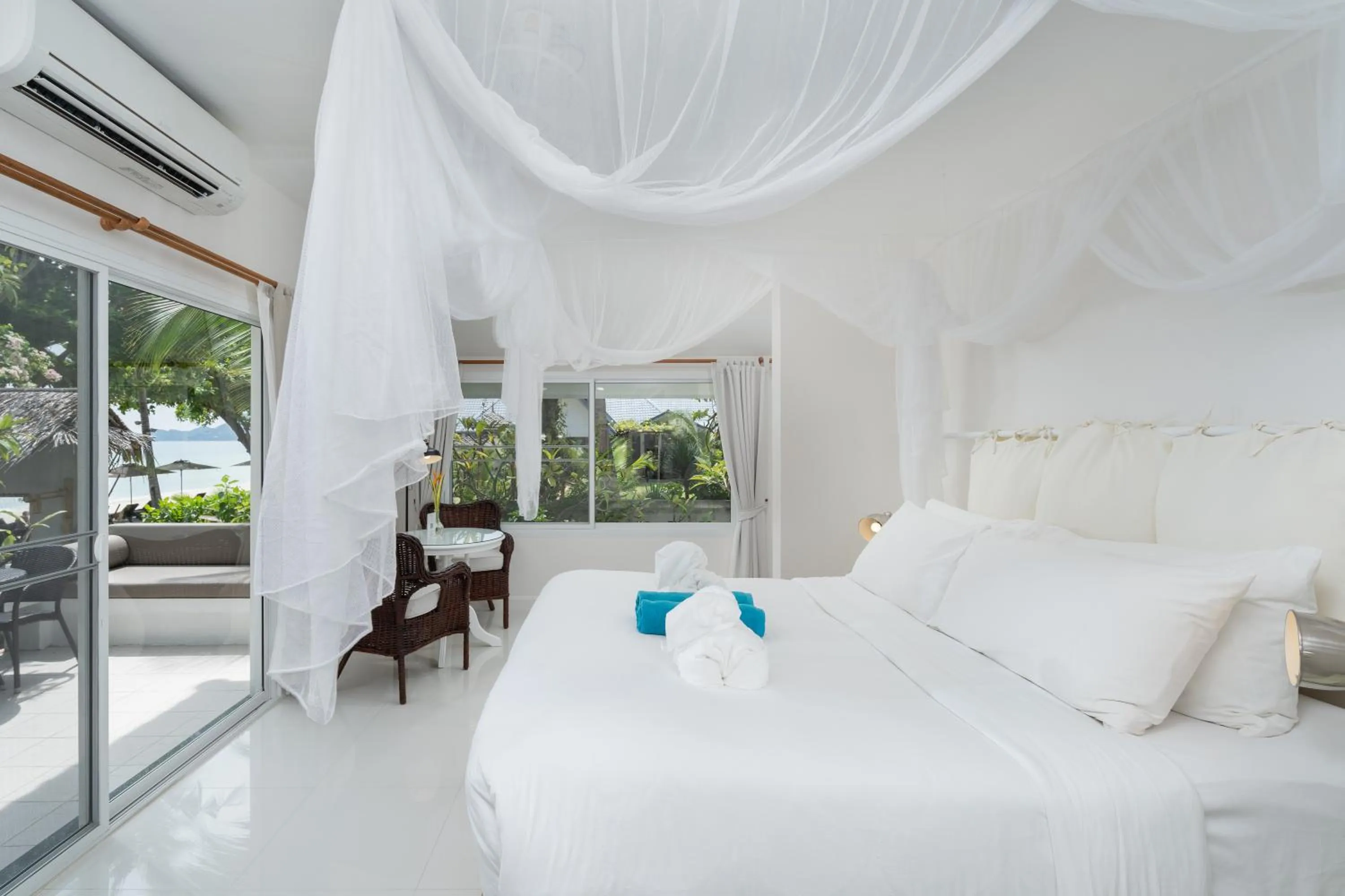 Sea view, Bed in King's Garden Resort - SHA Plus