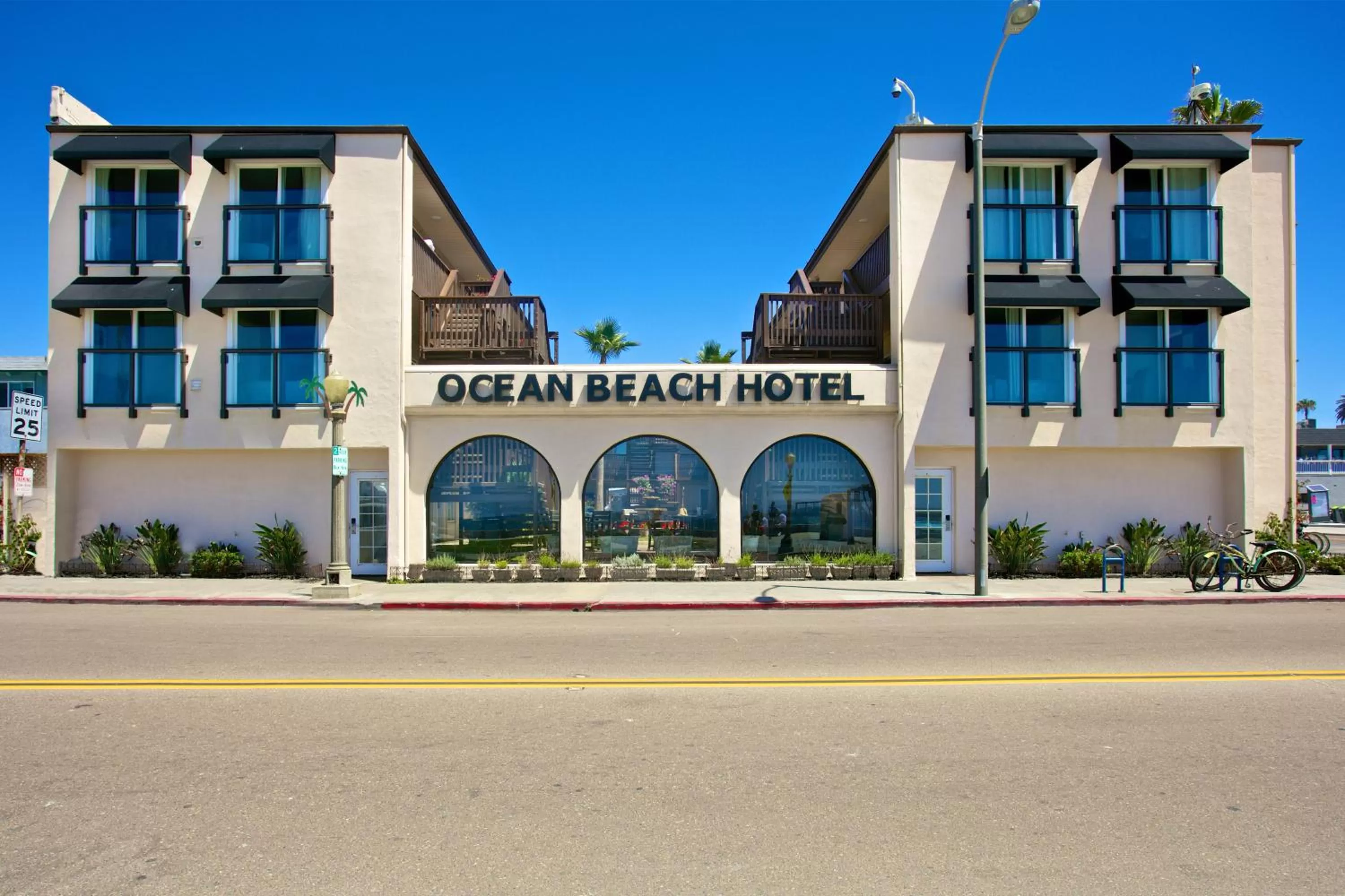 Facade/entrance in Ocean Beach Hotel