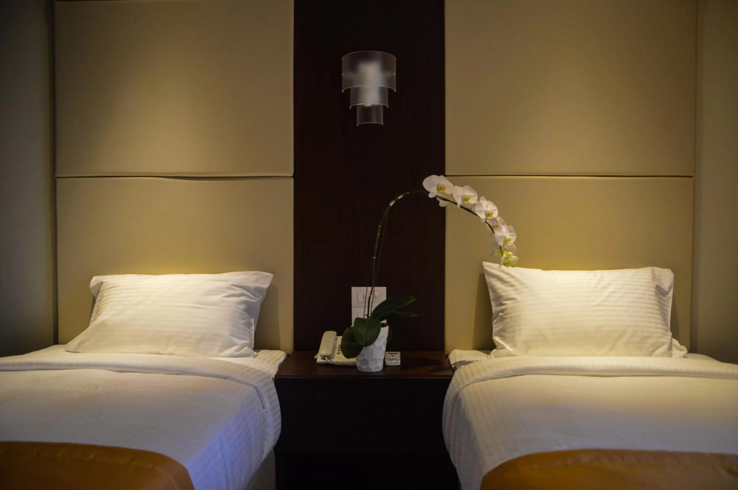 Bedroom, Bed in Hotel Monticello Tagaytay