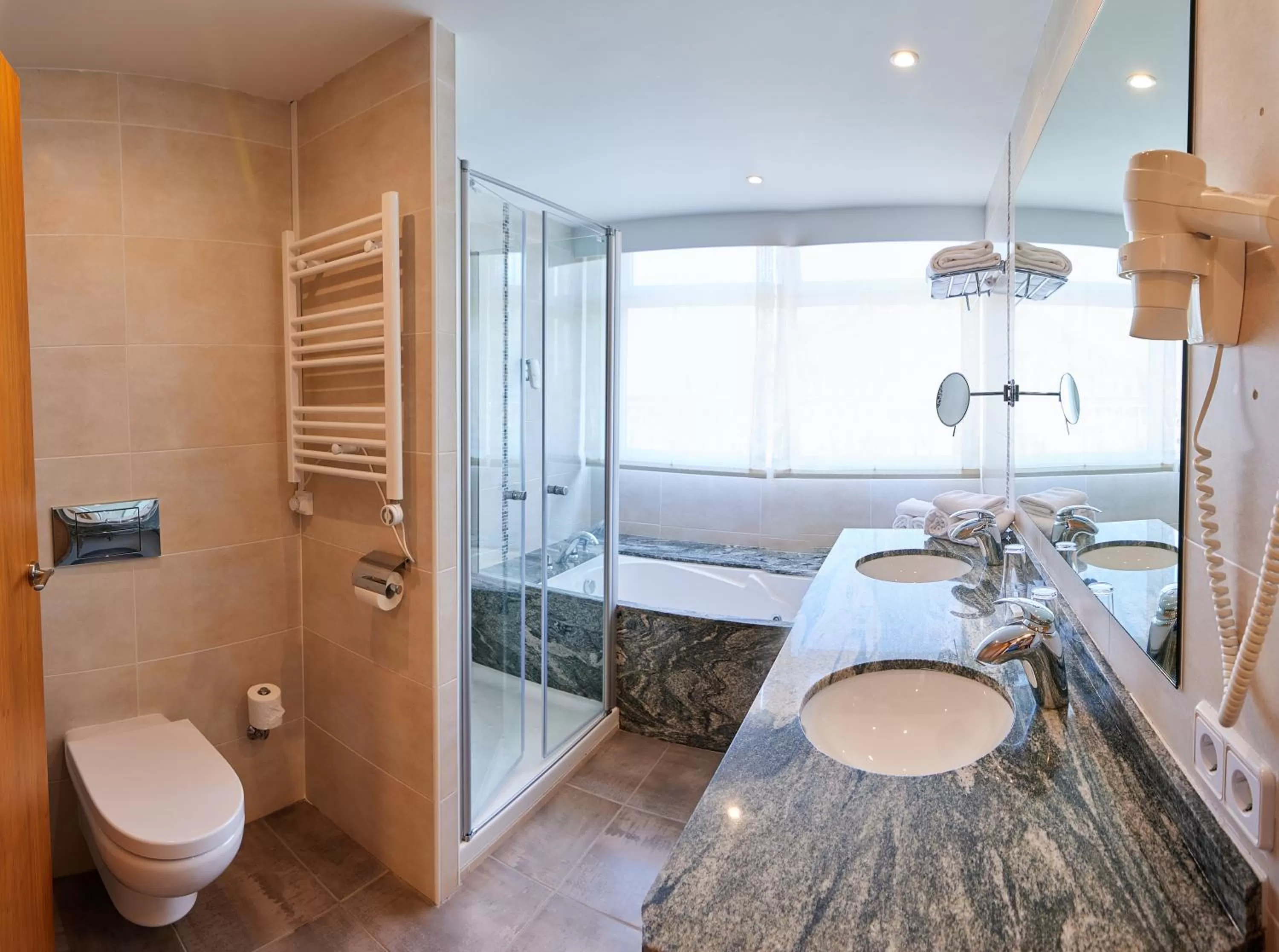 Bathroom in Los Geranios