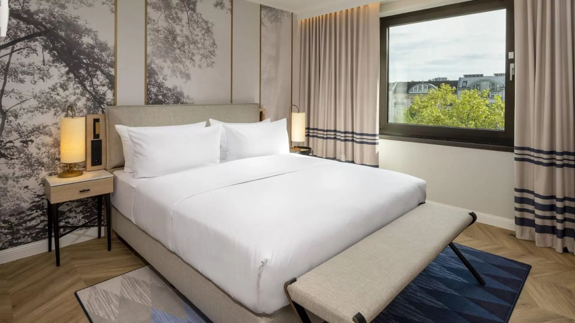 Bed in DoubleTree by Hilton Berlin Ku'damm