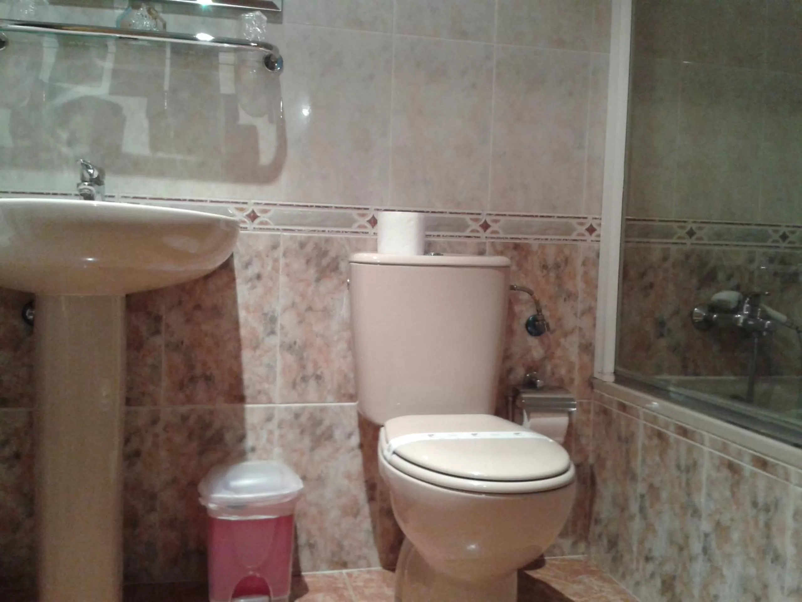 Bathroom in Hostal Campus