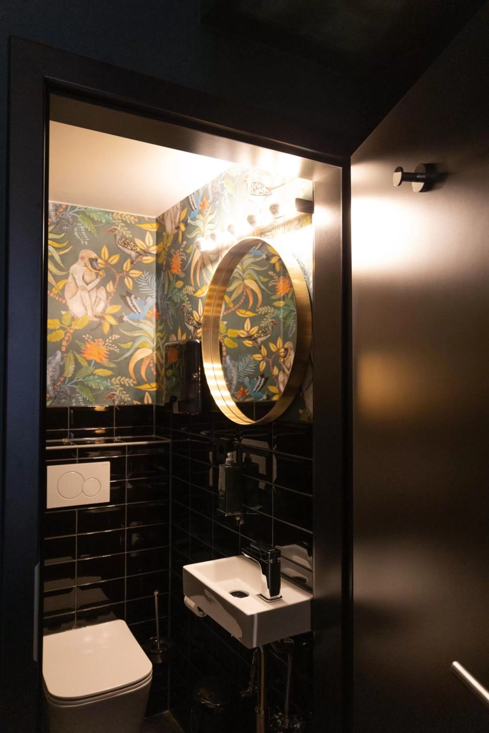 Lobby or reception in Munich Rooms Hotel