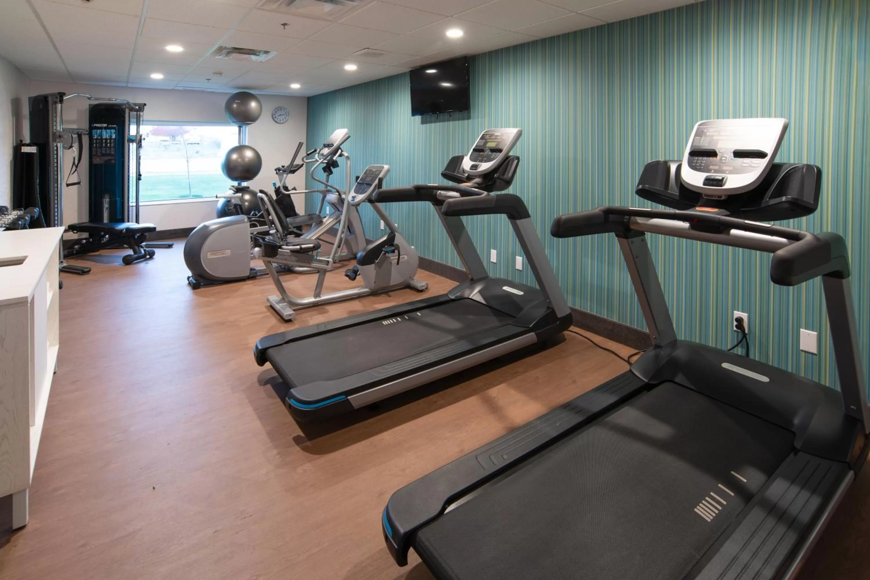 Fitness centre/facilities in Holiday Inn Express & Suites - North Battleford by IHG
