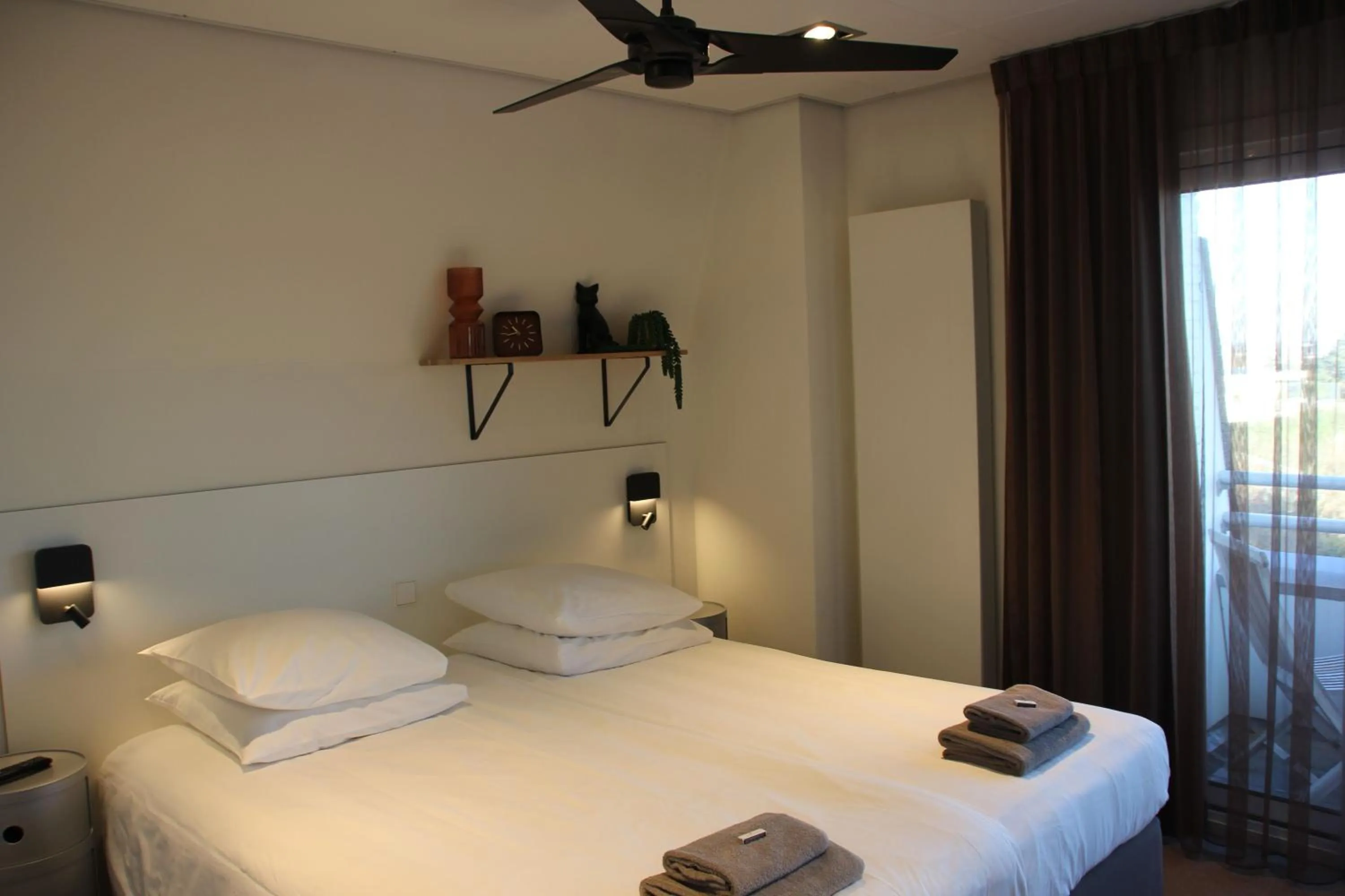 Bed in Hotel Hogerhuys - adults only