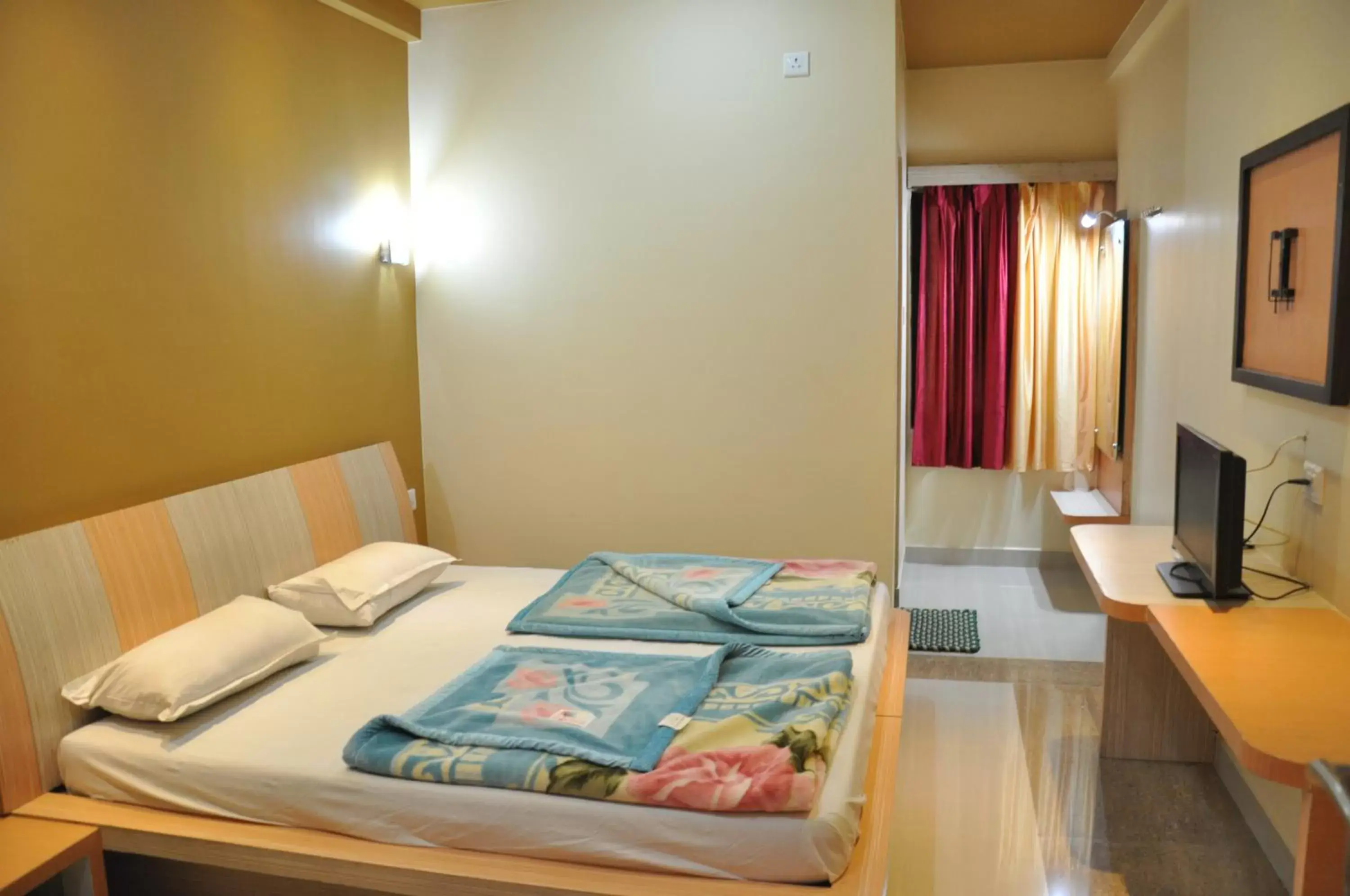 Basic Triple Room - single occupancy in Hotel Oasis Basic Triple Room - single occupancy in Hotel Oasis
